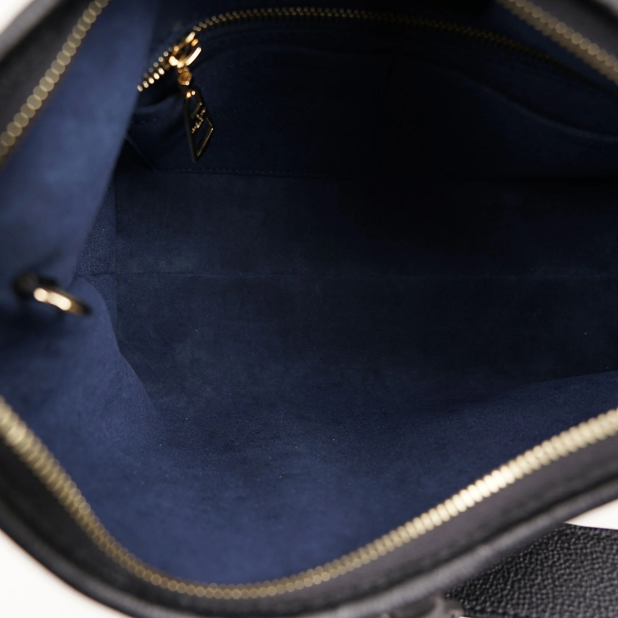 Carryall PM Shoulder Bag - Image 12