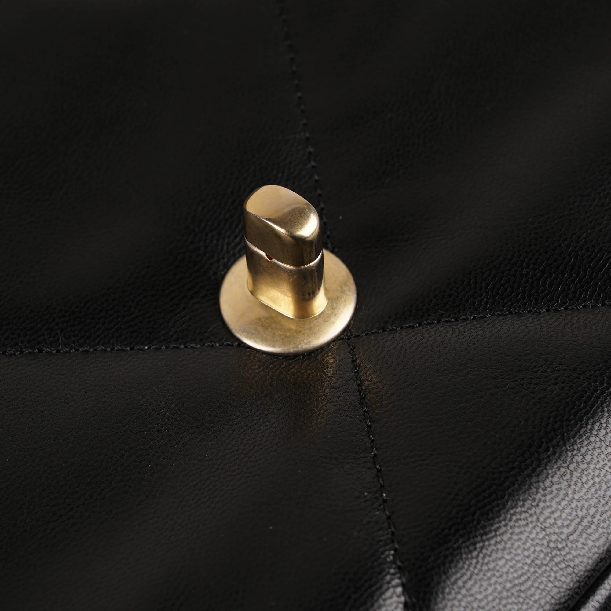 19 Small Flap Bag - Image 11