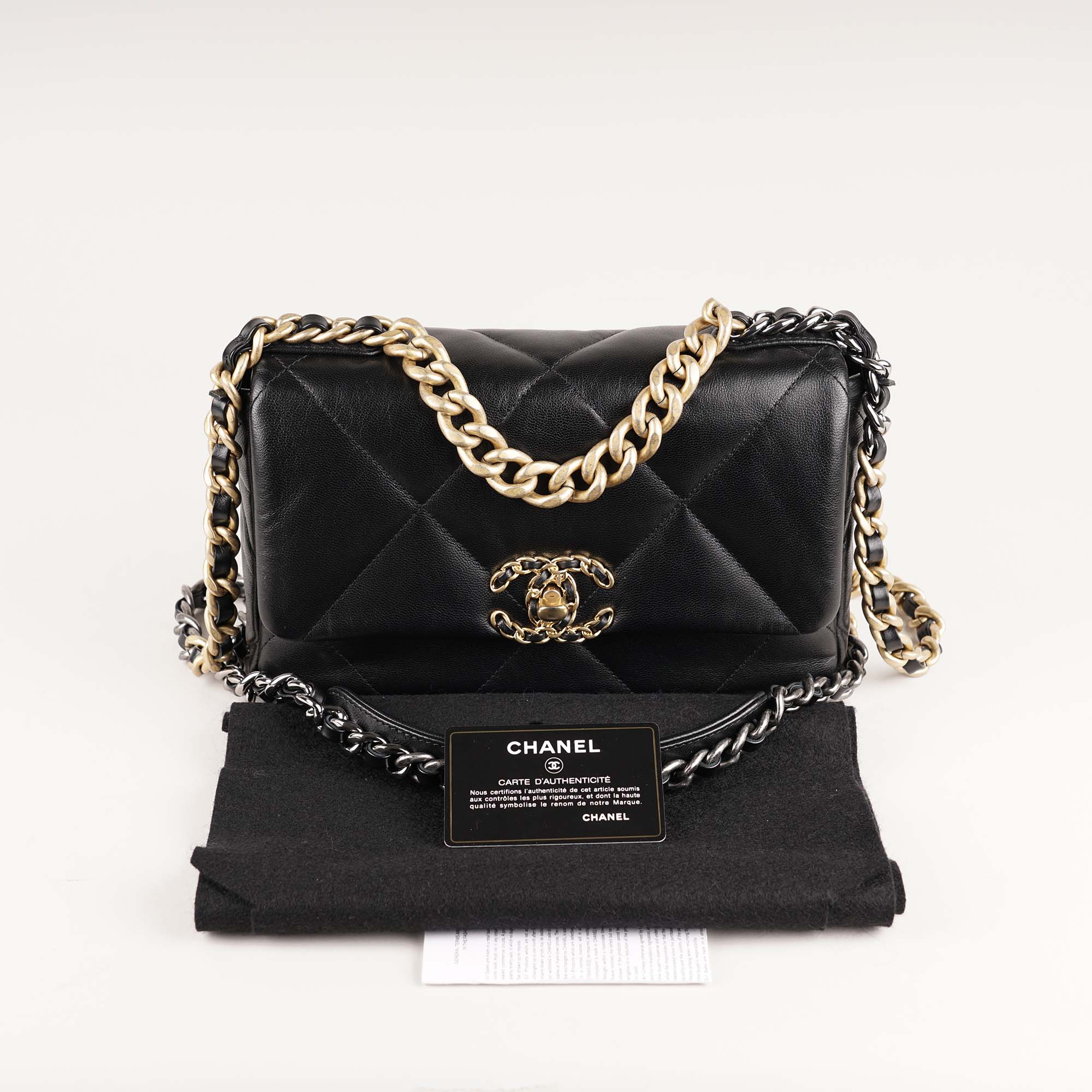 19 Small Flap Bag - Image 14