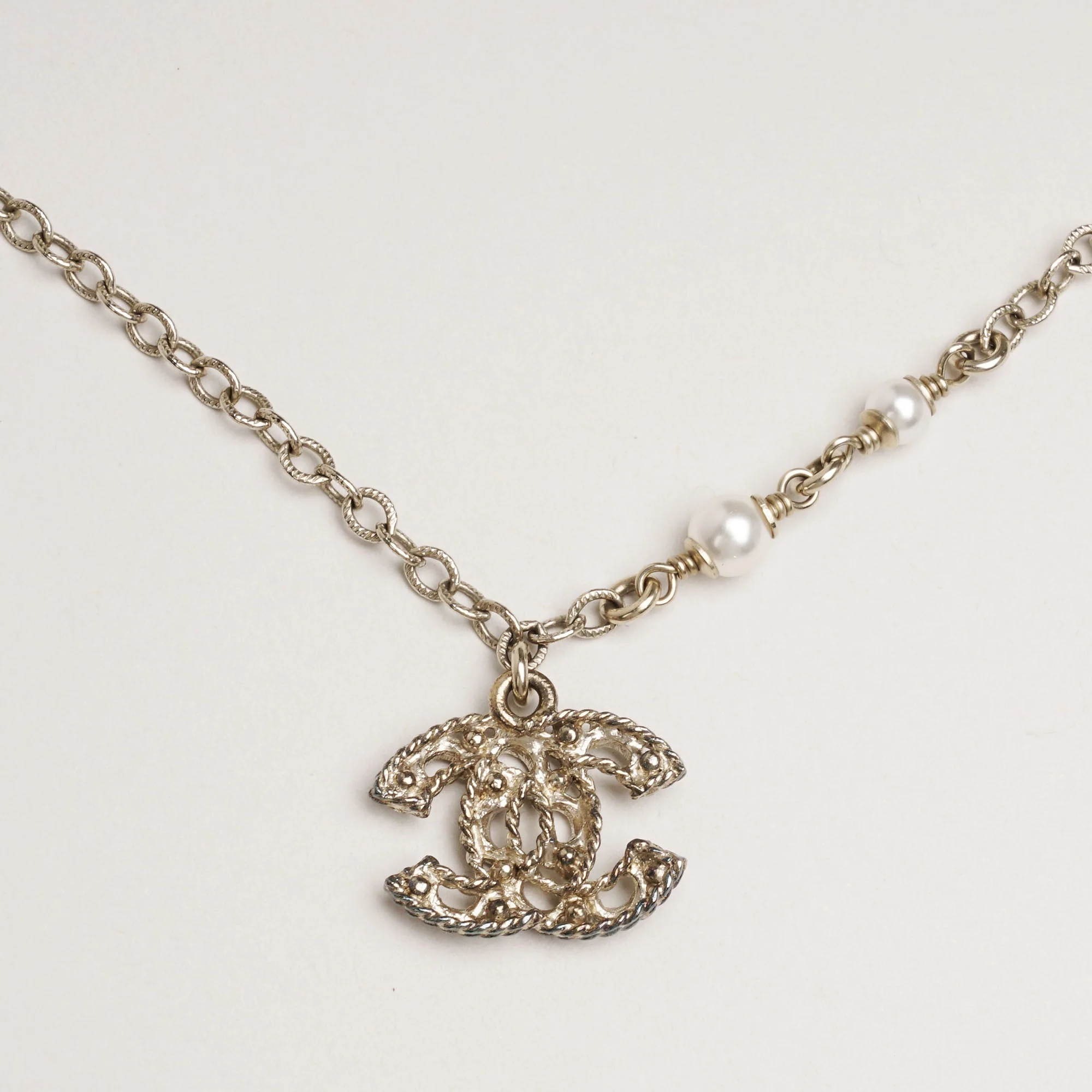 CC Pendant Chain Bracelet - Image 3