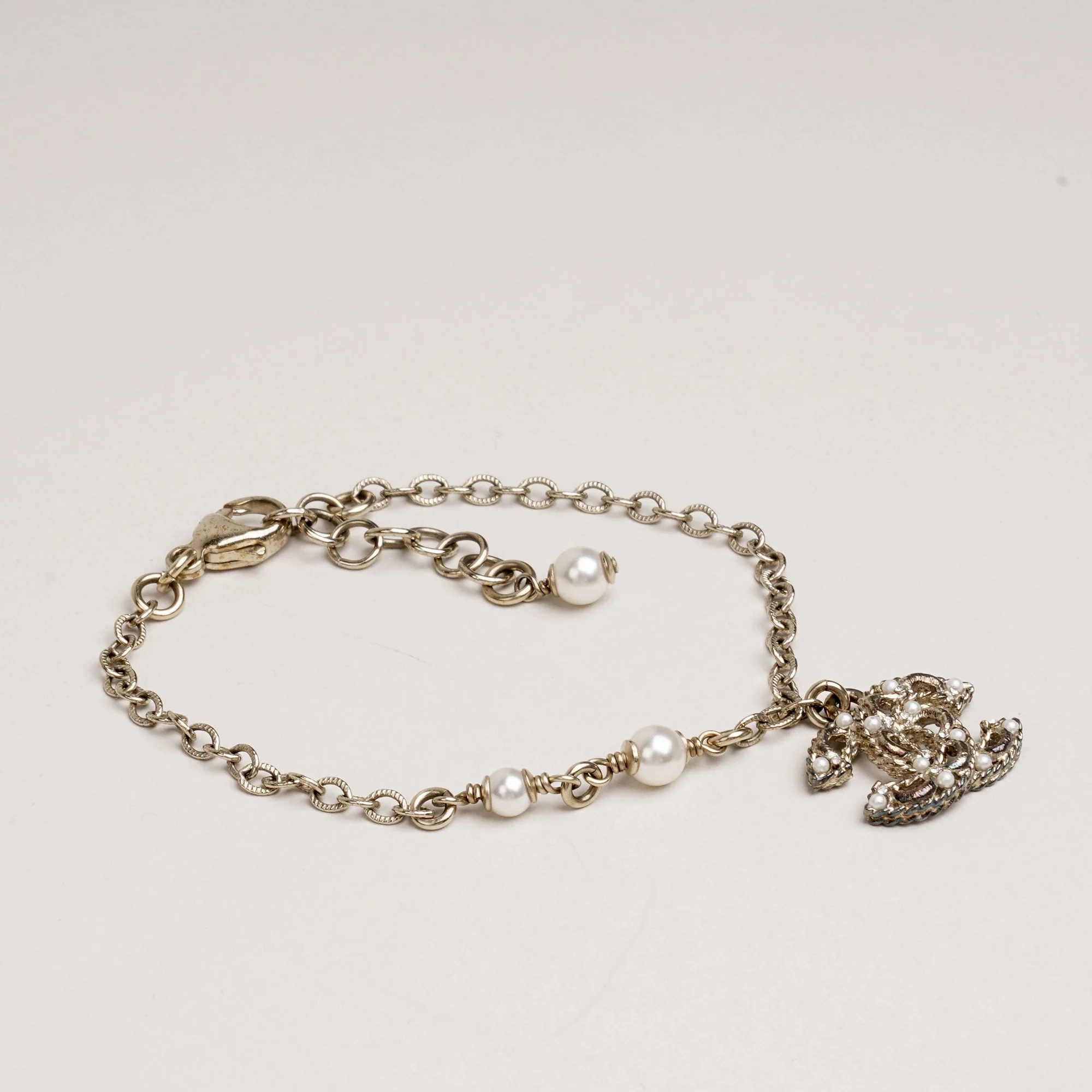 CC Pendant Chain Bracelet - Image 4