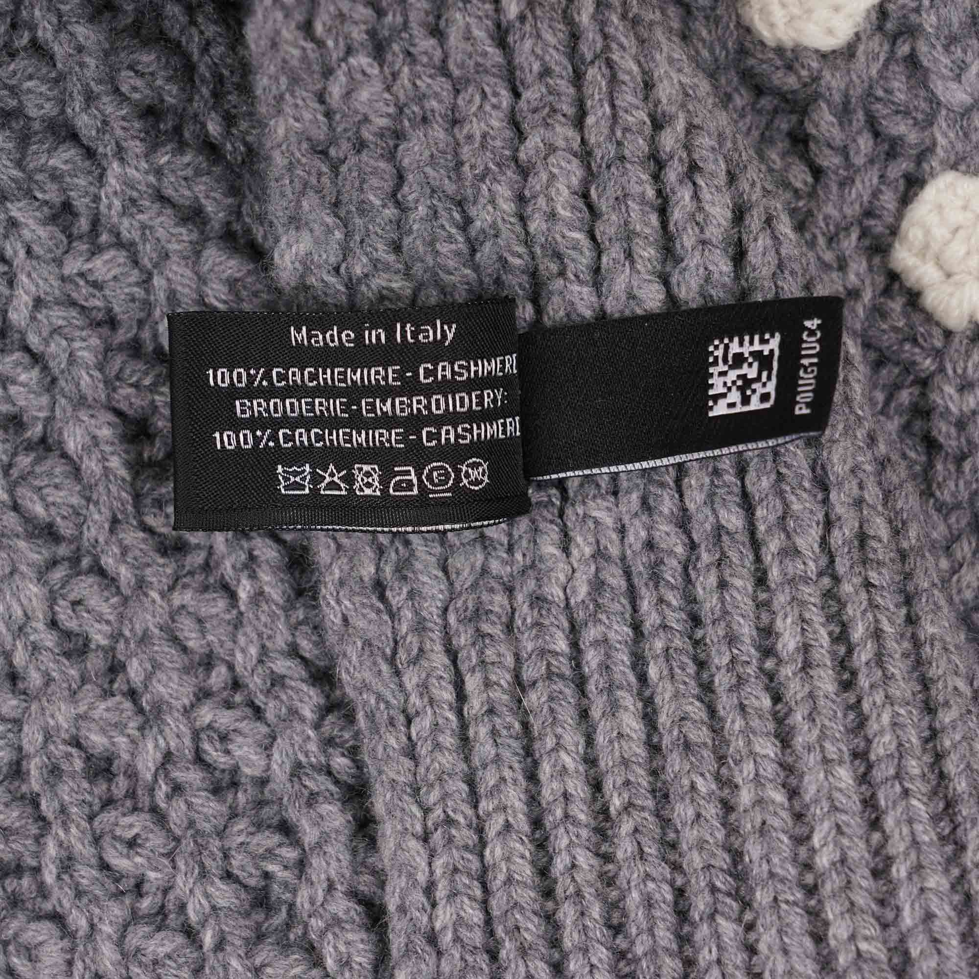 Large CC Cashmere Scarf - Image 5