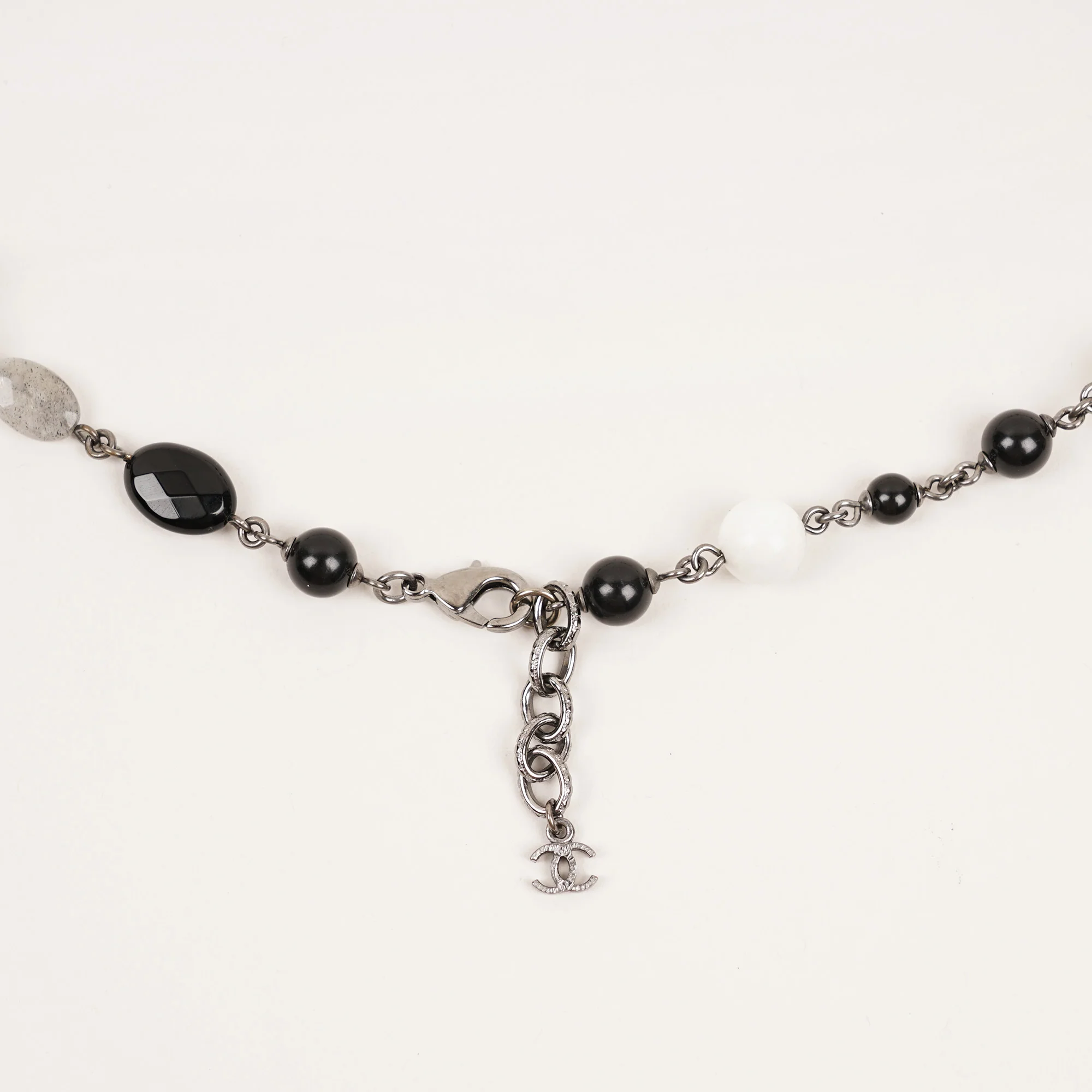 Multicolor Faux Stone Necklace - Image 7