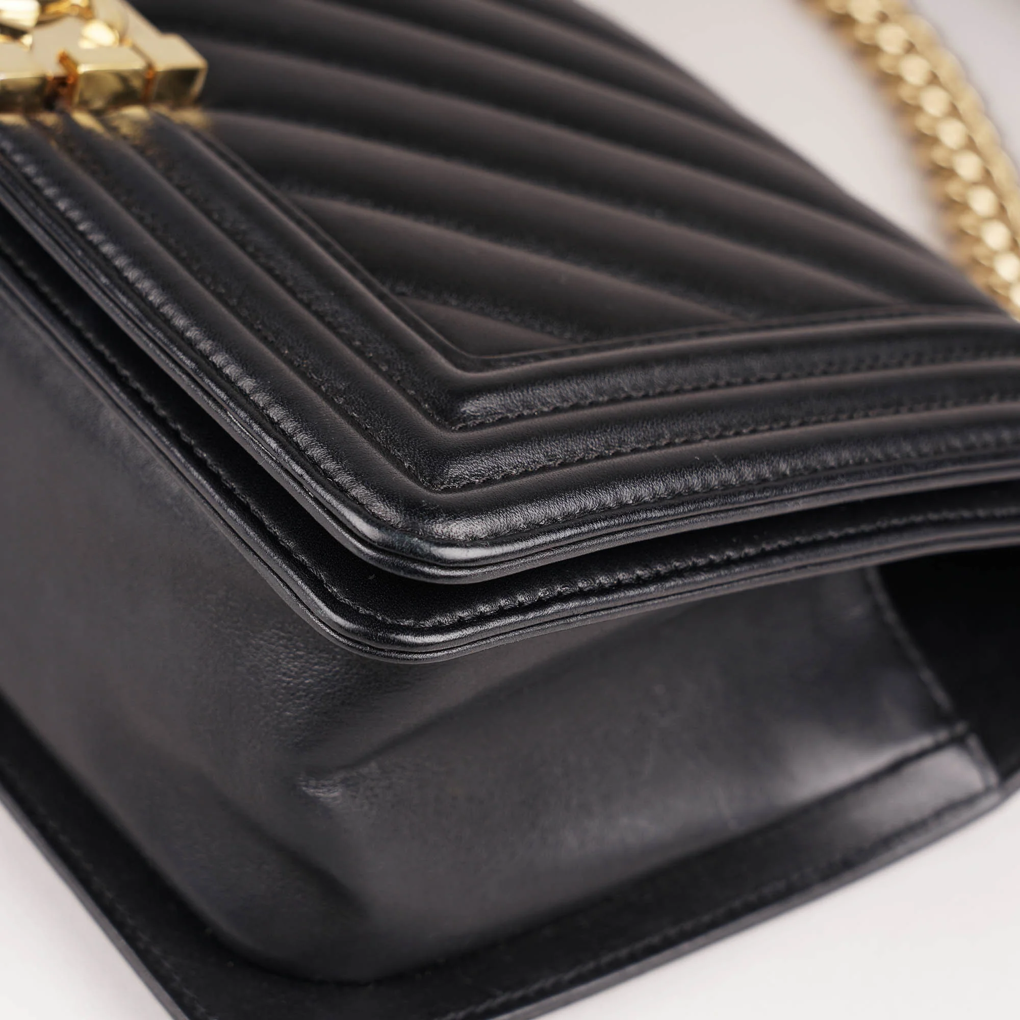 Old medium Chevron Boy Flap Bag - Image 13