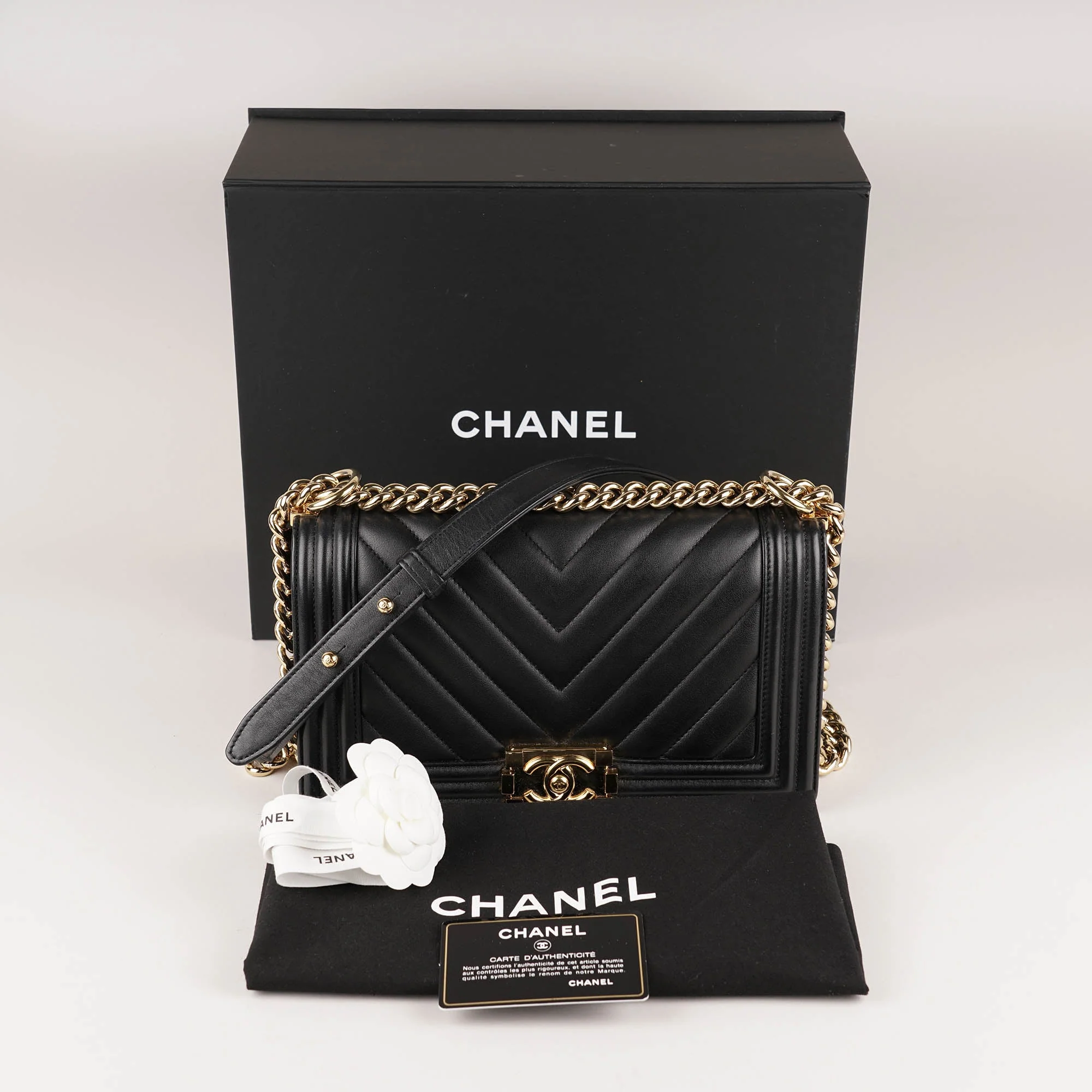 Old medium Chevron Boy Flap Bag - Image 16