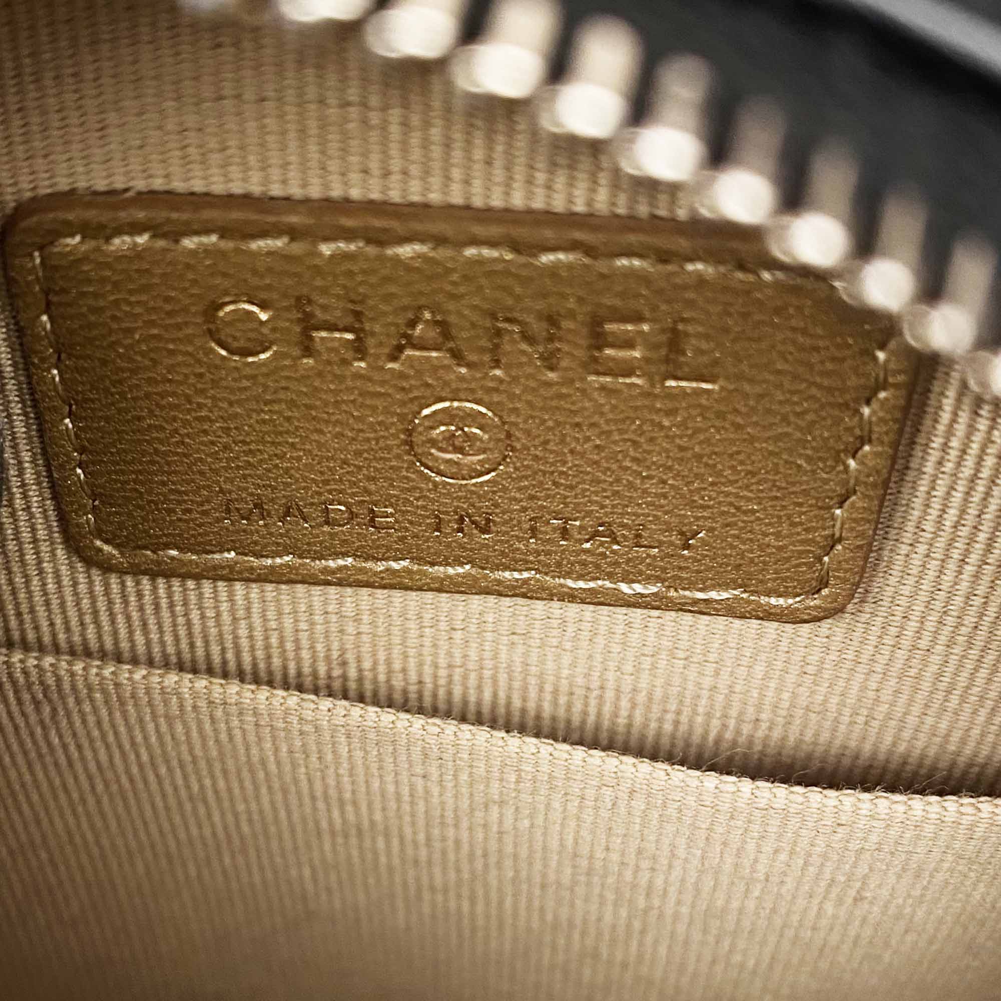 Chanel Round Pearl Crush Shoulder Bag - Image 11