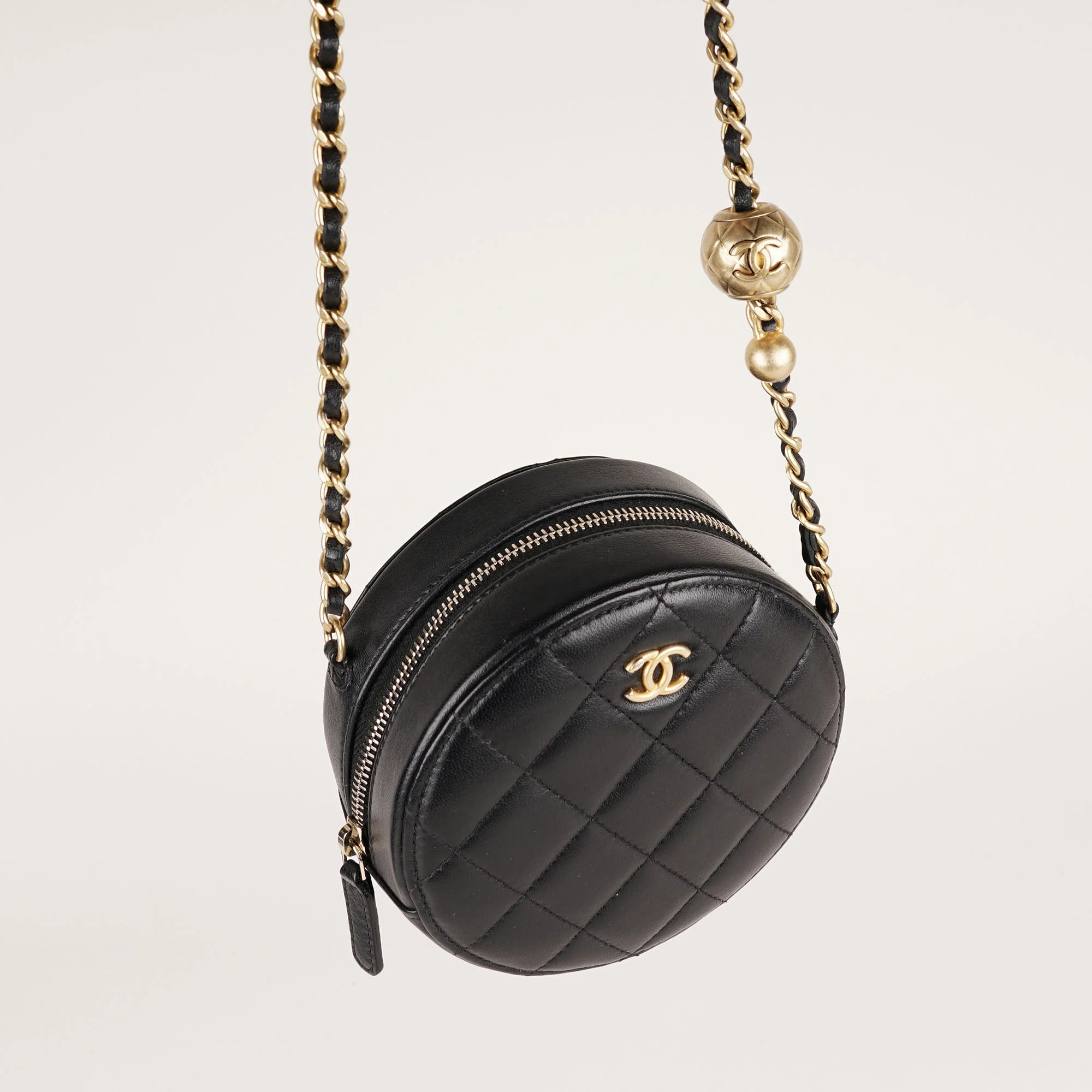 Chanel Round Pearl Crush Shoulder Bag - Image 3