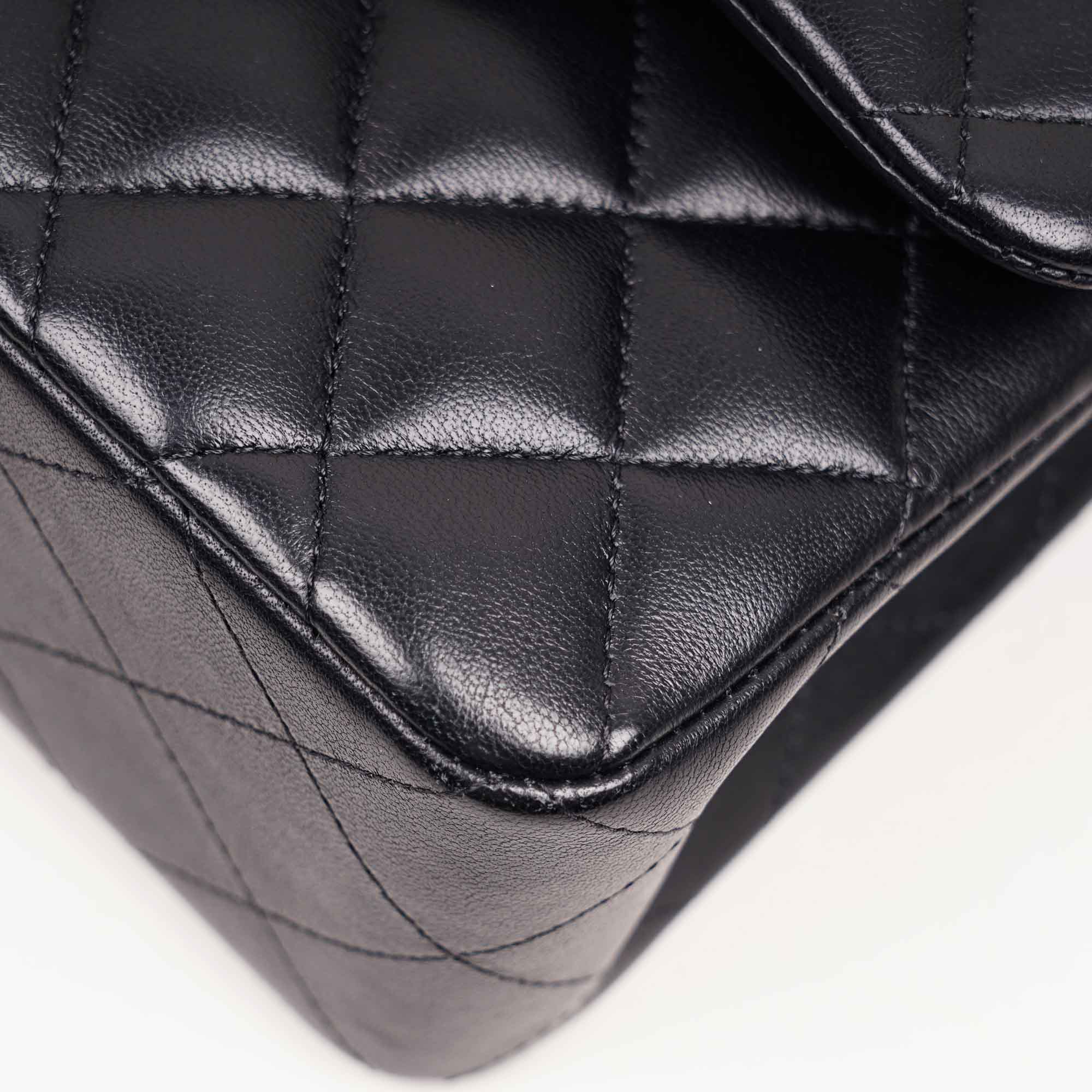Small Classic Double Flap Bag 2021 - Image 15