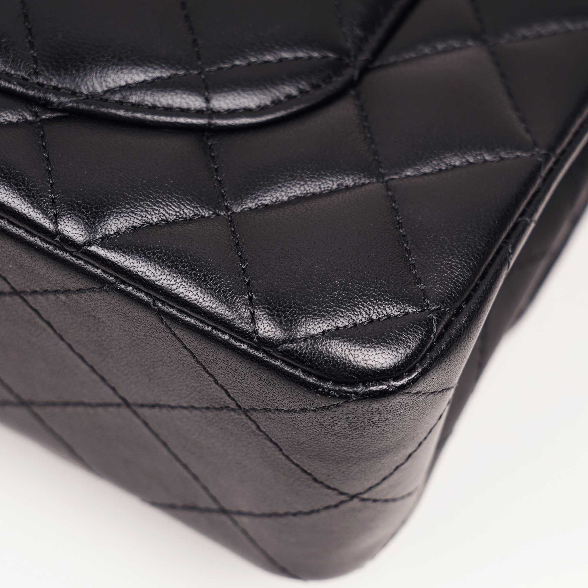 Small Classic Double Flap Bag 2021 - Image 17