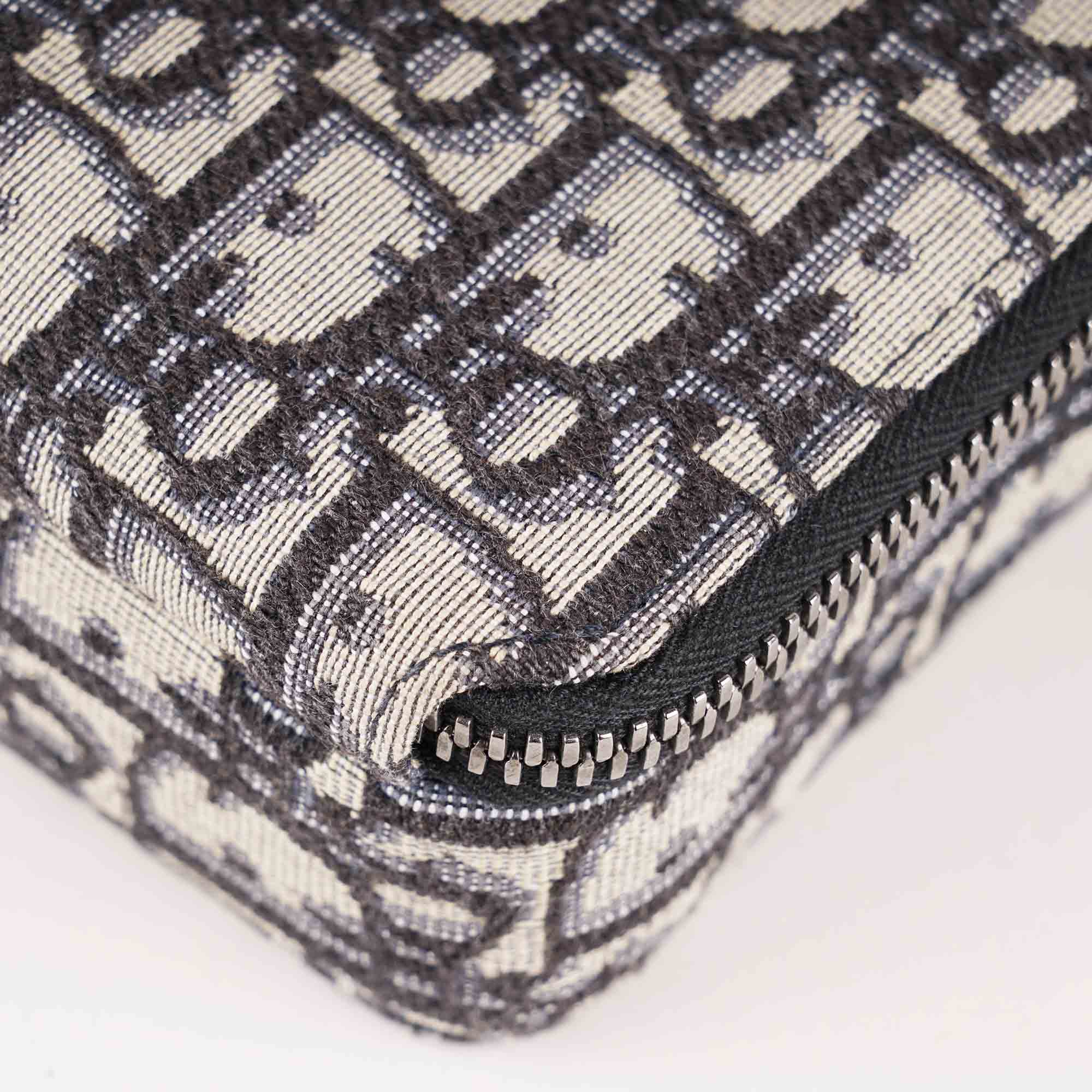 Pouch on Strap - Image 12
