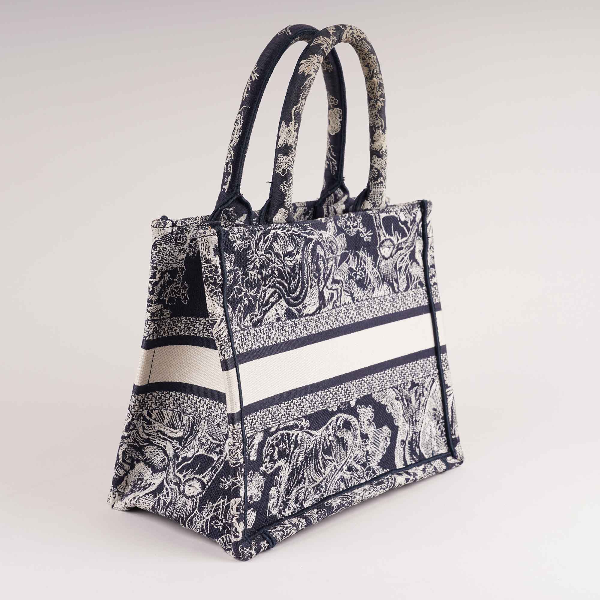 Small Book Tote Ecru - Image 4