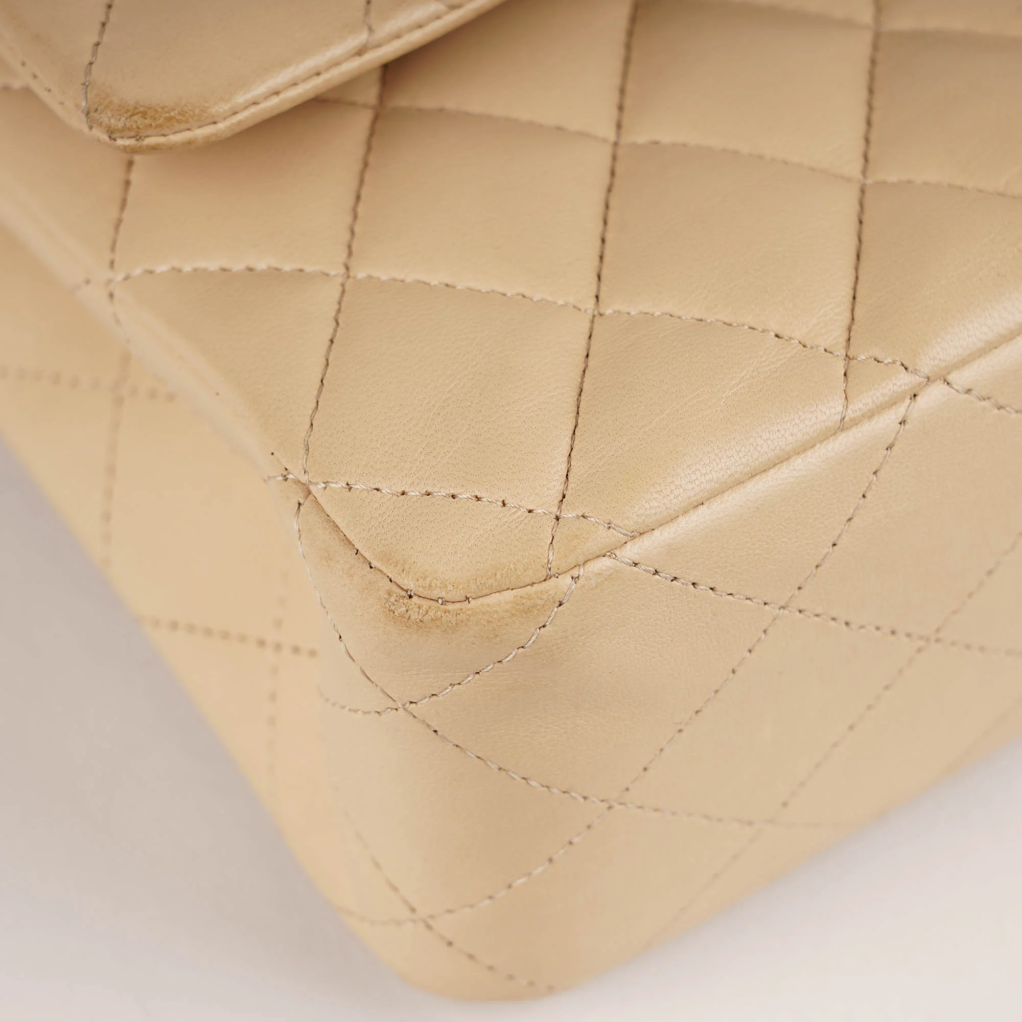 Classic Medium Double Flap Bag Beige 2023 - Image 13
