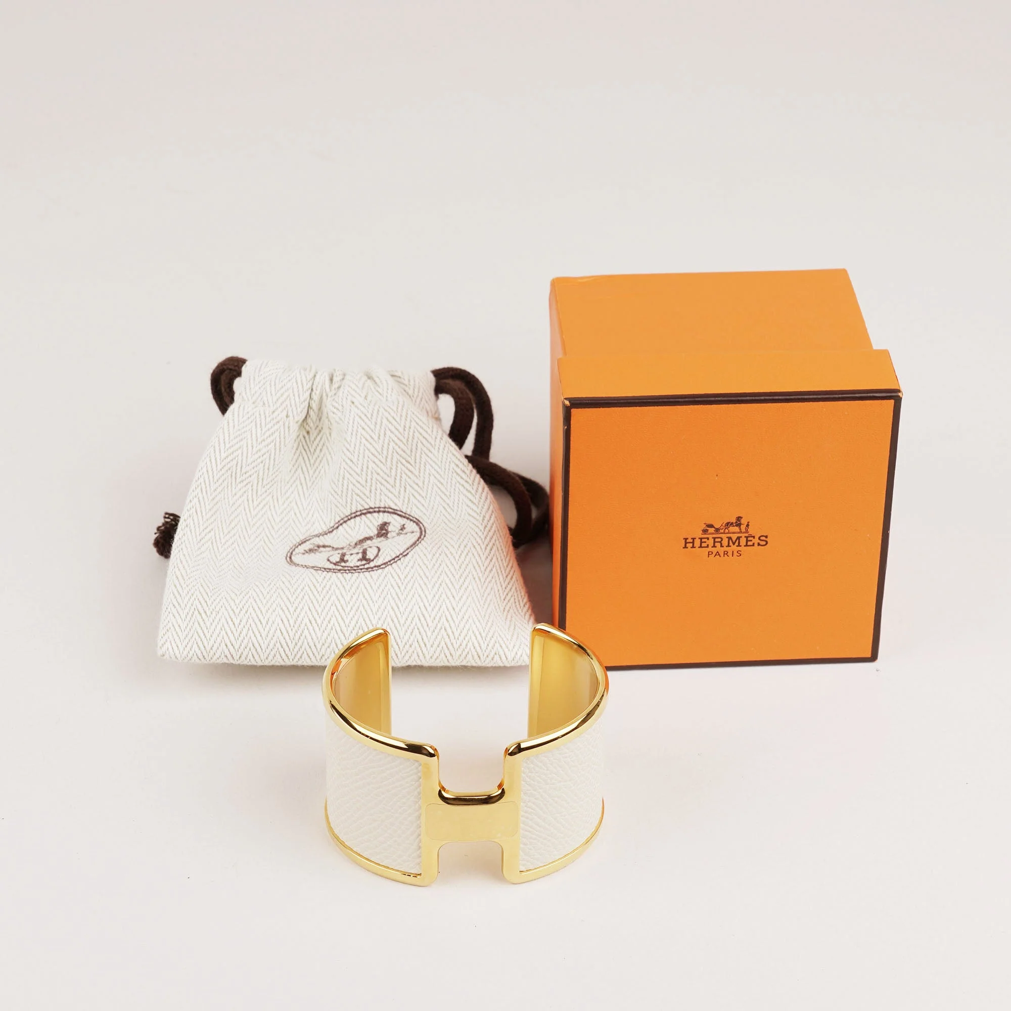 Olympe Cuff Bracelet - Image 7