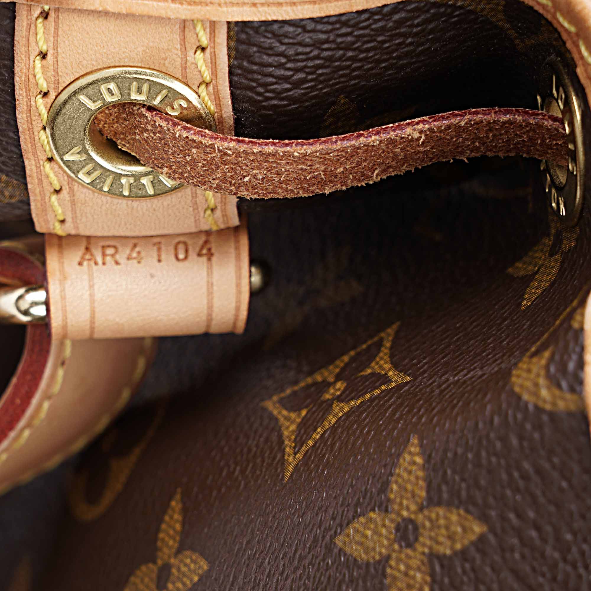 PRE-ORDER Large Noé Bucket Bag - Image 5