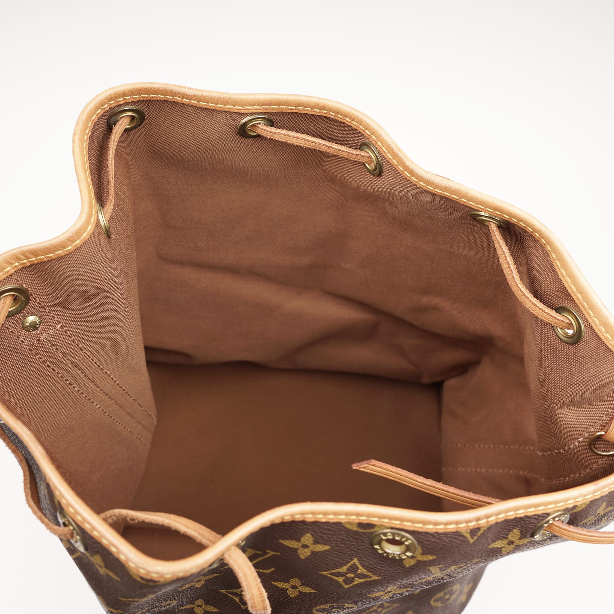 Large Noe Bucket Bag - Image 9