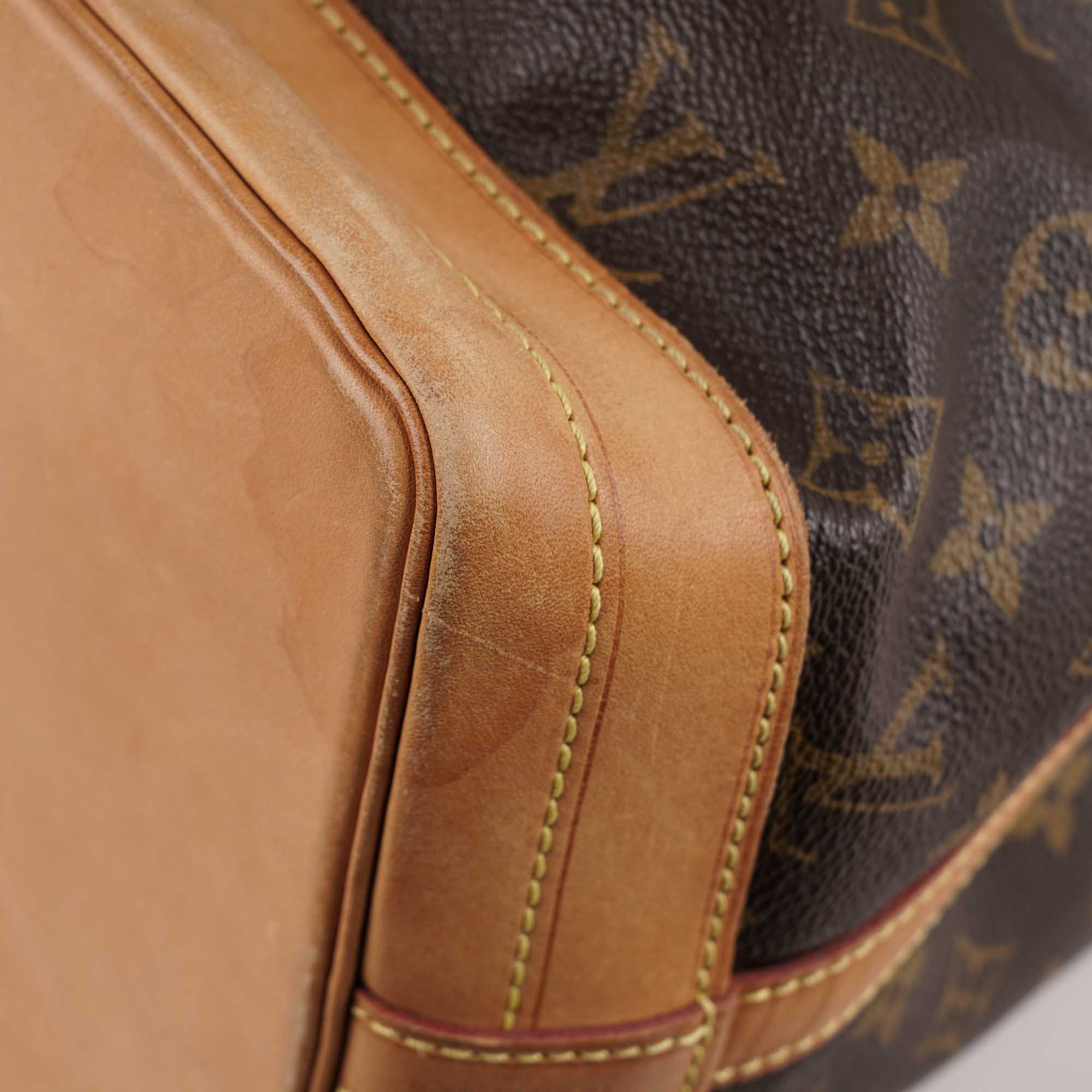 Large Noé Bucket Bag - Image 12