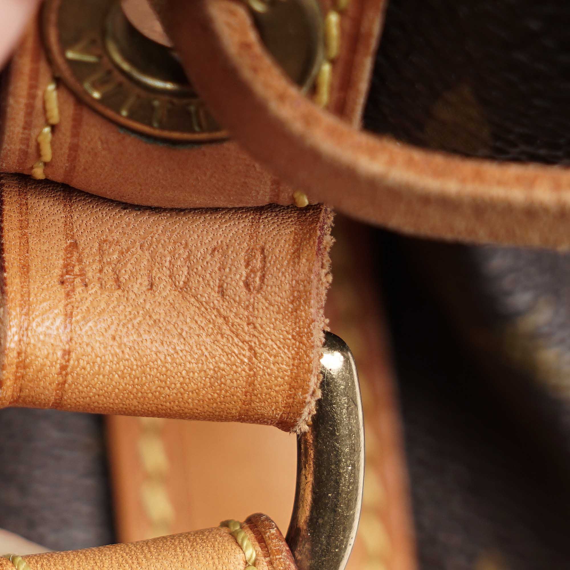 Large Noé Bucket Bag - Image 8
