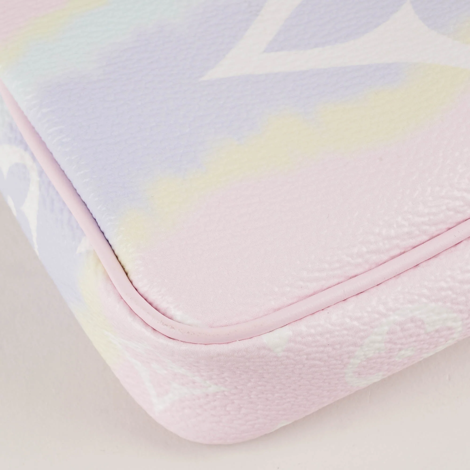 Mini Pochette Accessoires By The Pool - Image 9