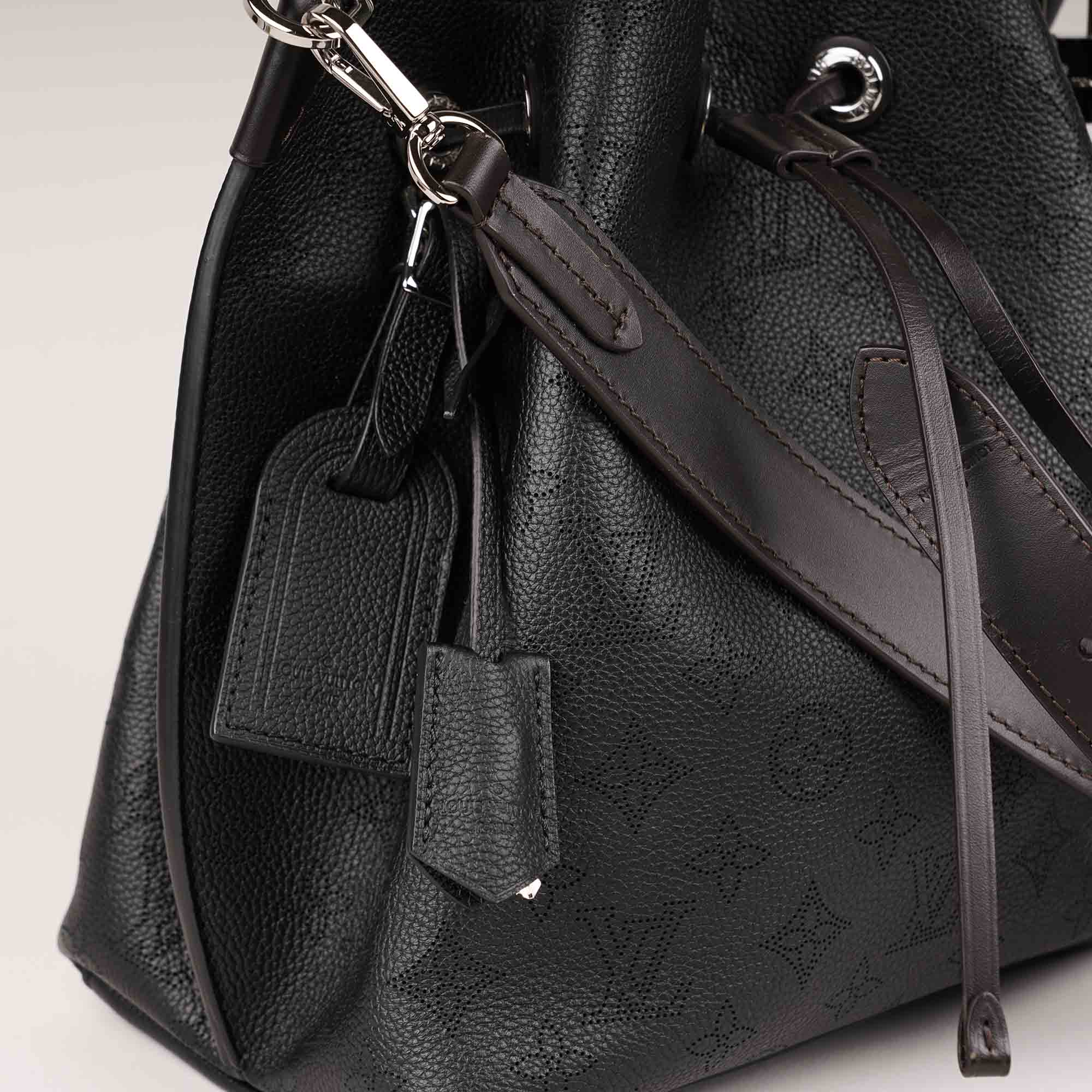 Muria Shoulder Bag - Image 11