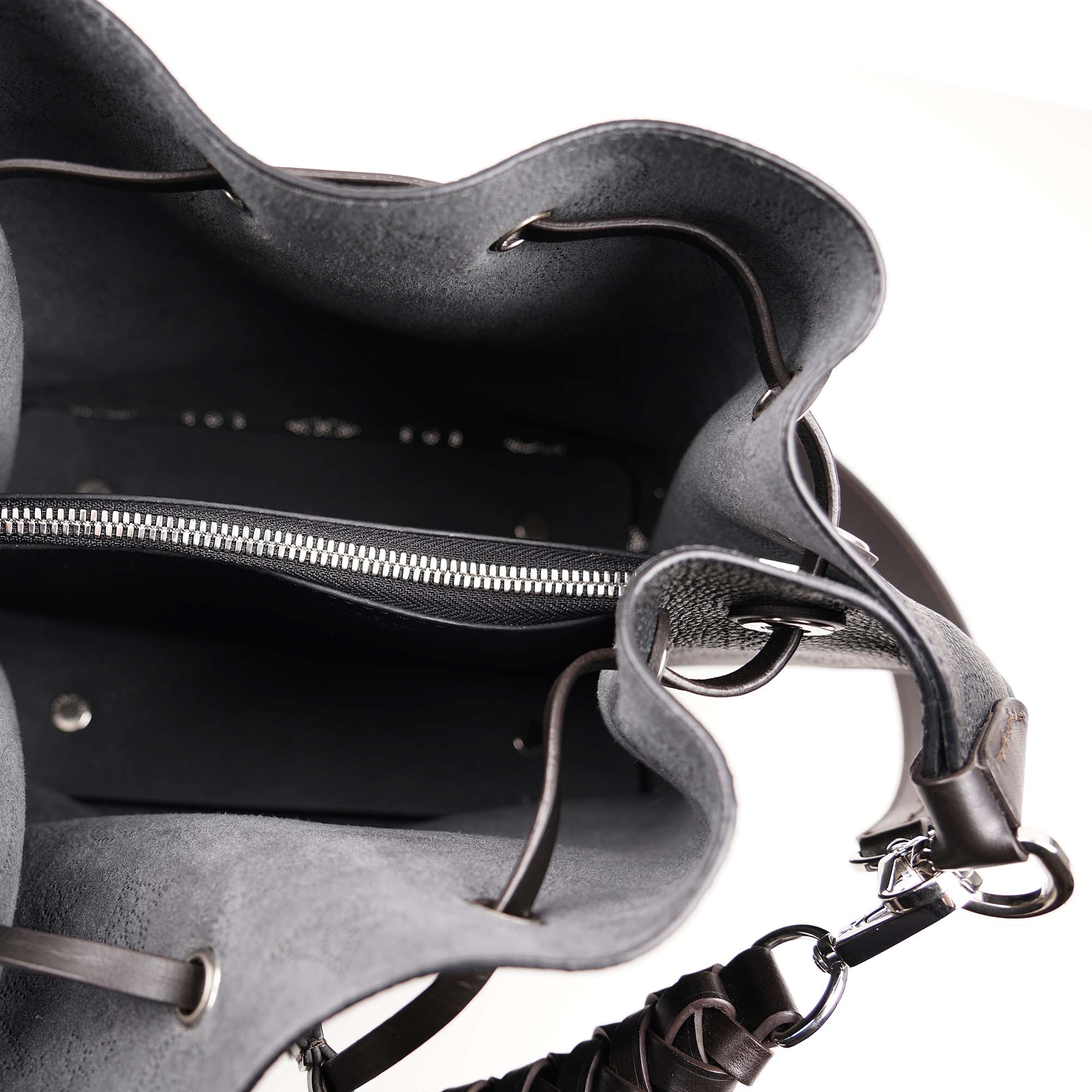 Muria Shoulder Bag - Image 8
