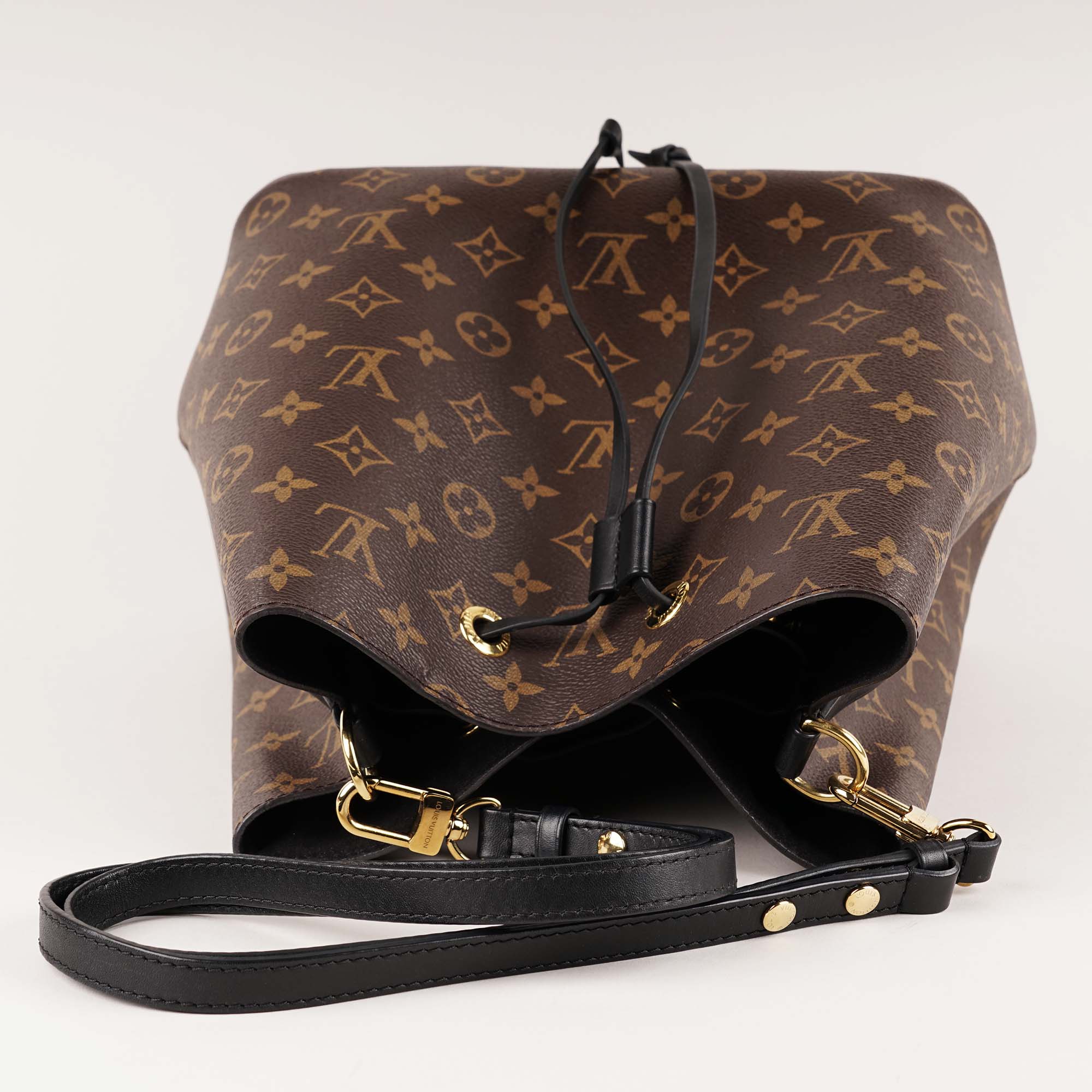 NéoNoé Bucket Bag - Image 7