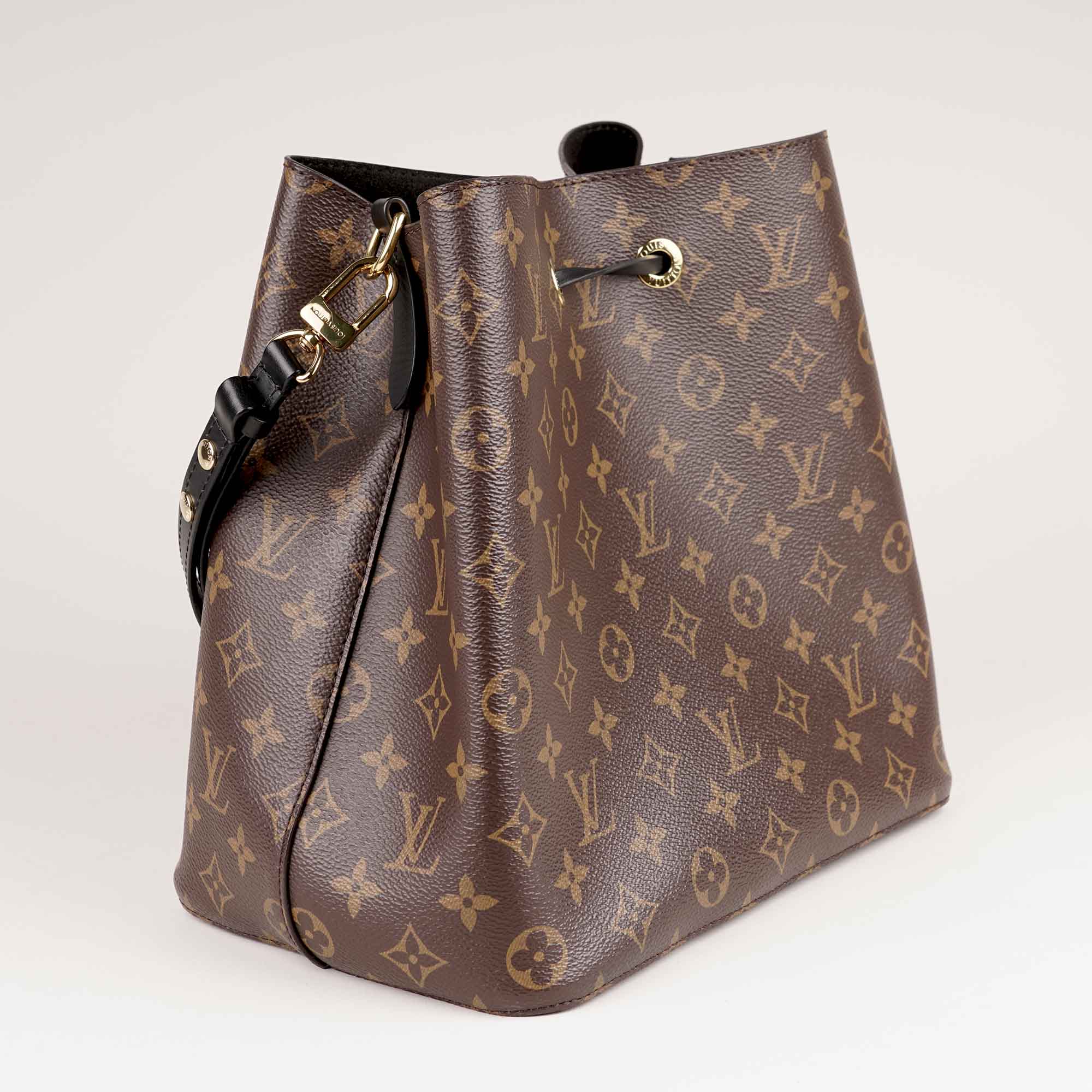 NeoNoé Bucket Bag - Image 4