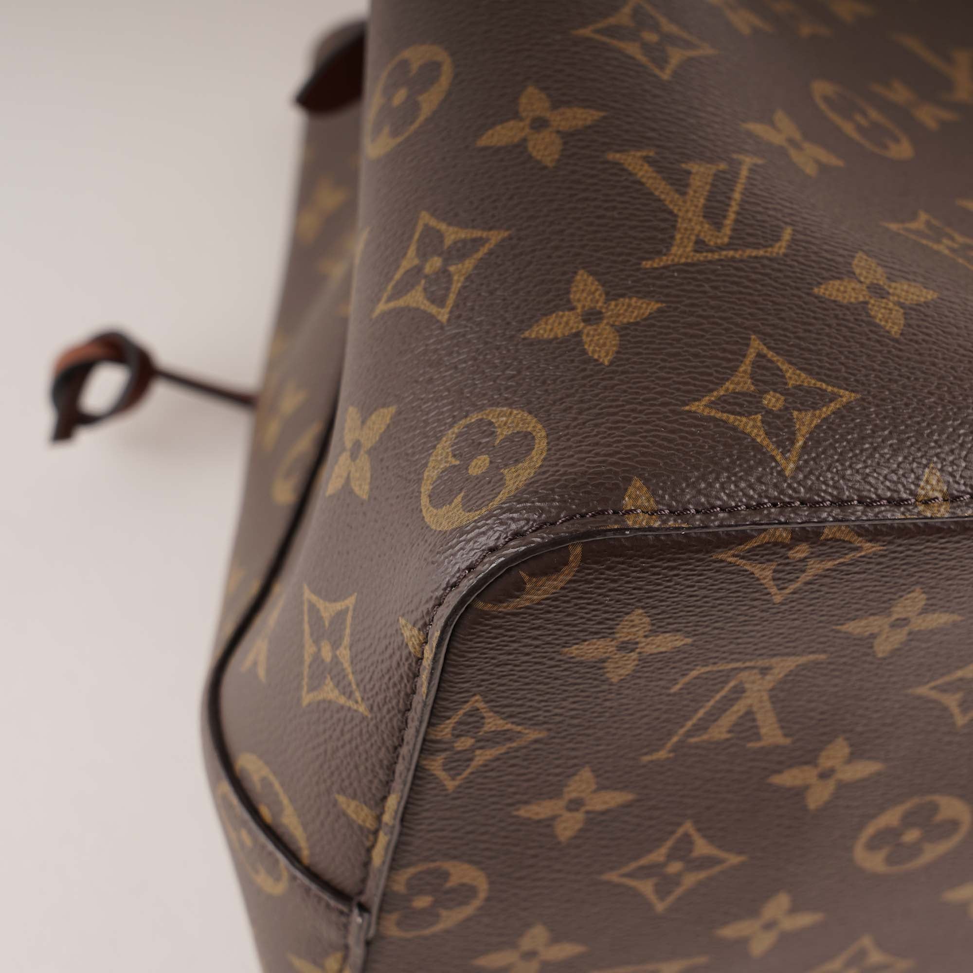 NéoNoé Bucket Bag - Image 12