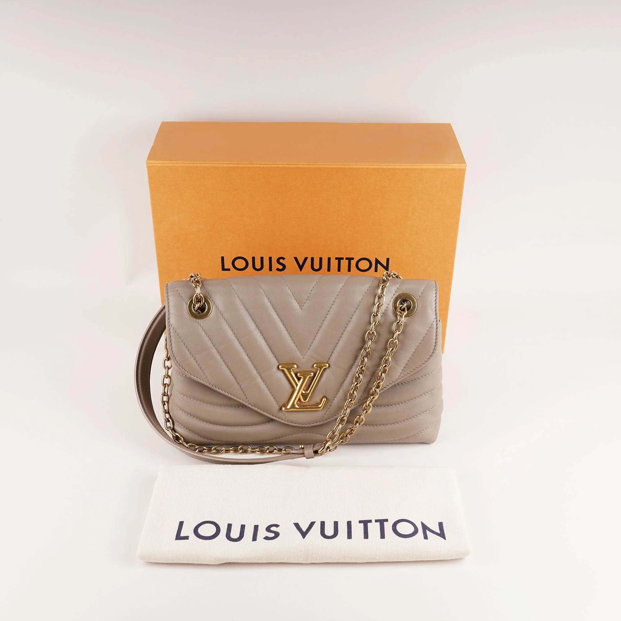 New Wave Chain Bag - Image 15