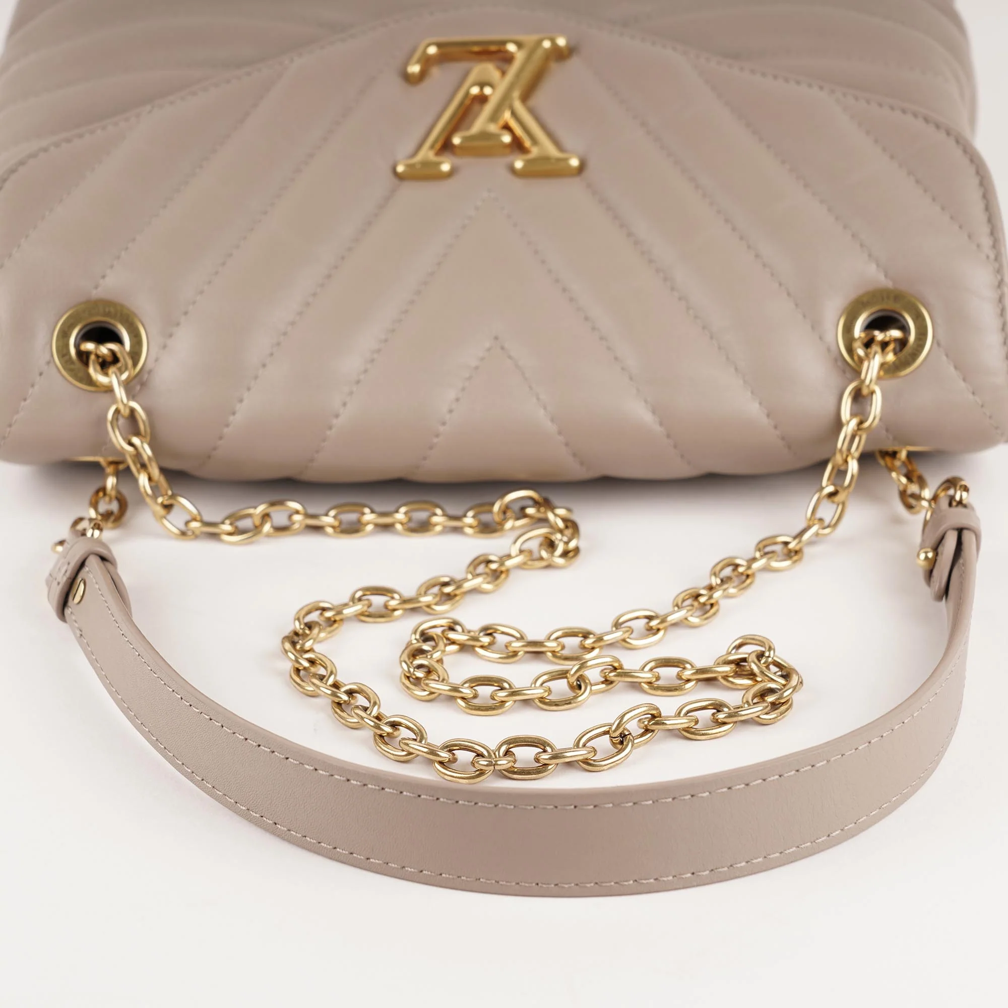 New Wave Chain Bag - Image 6