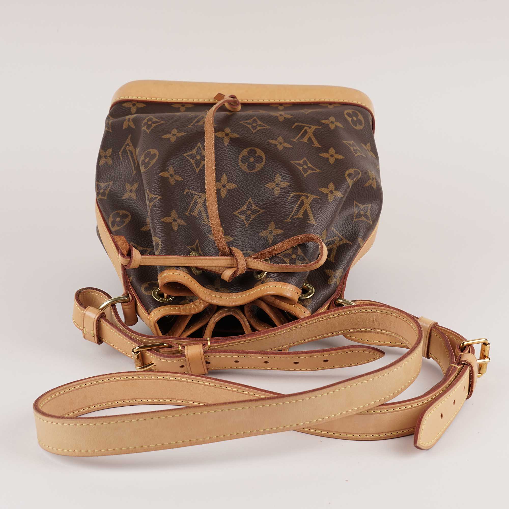 Noé BB Bucket Bag - Image 14