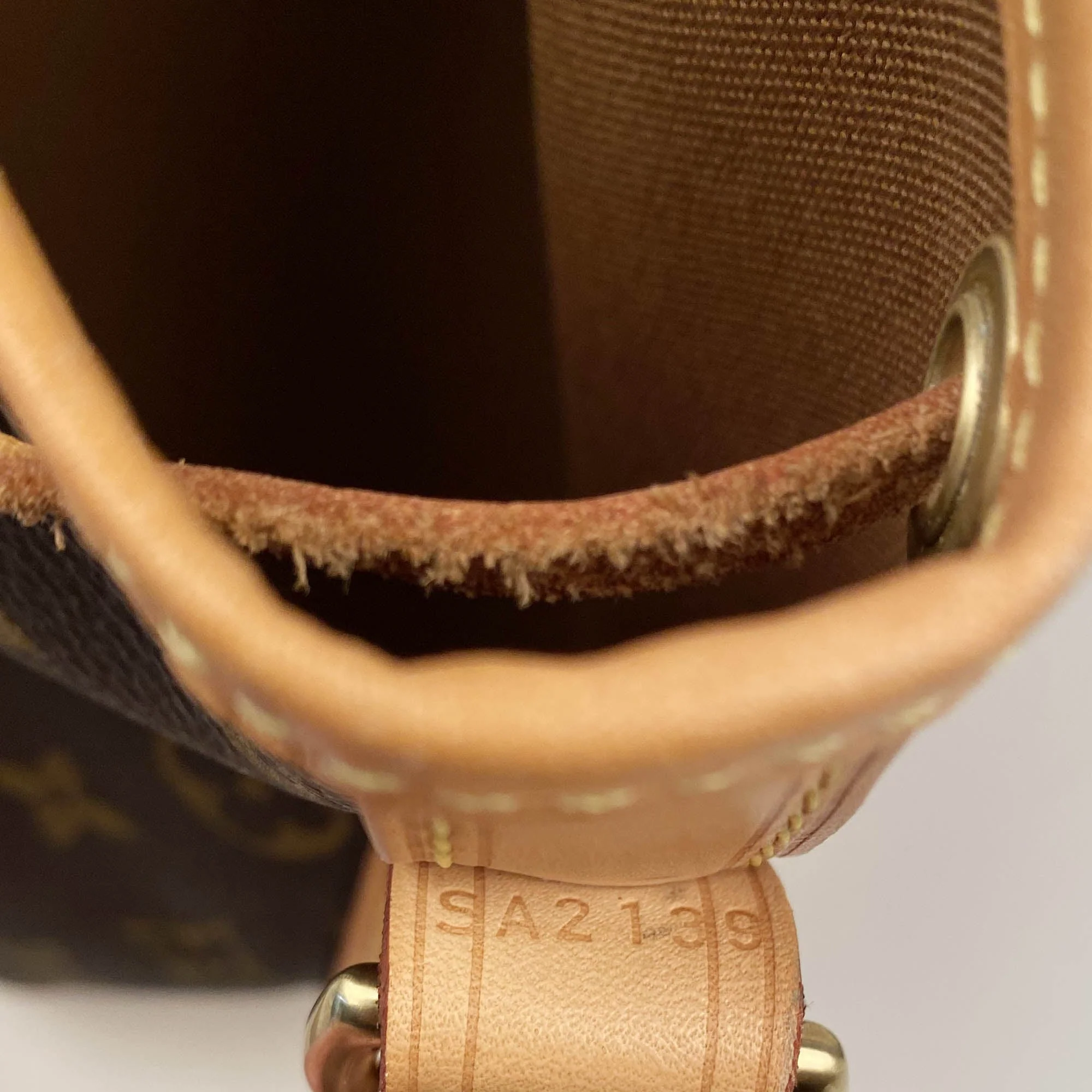 Noé BB Bucket Bag - Image 10