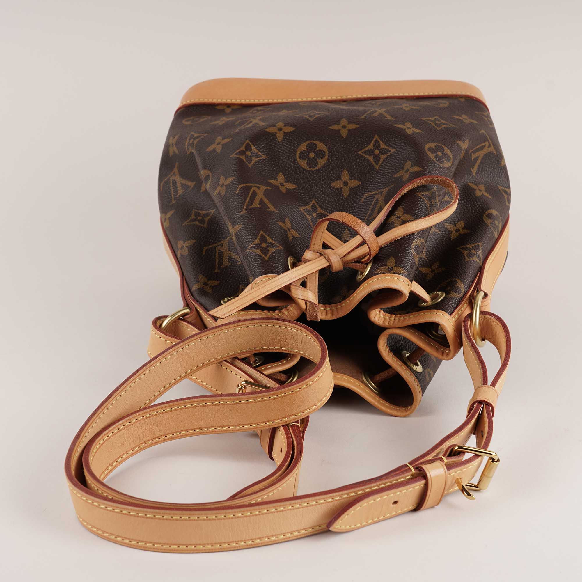 Noé BB Bucket Bag - Image 6