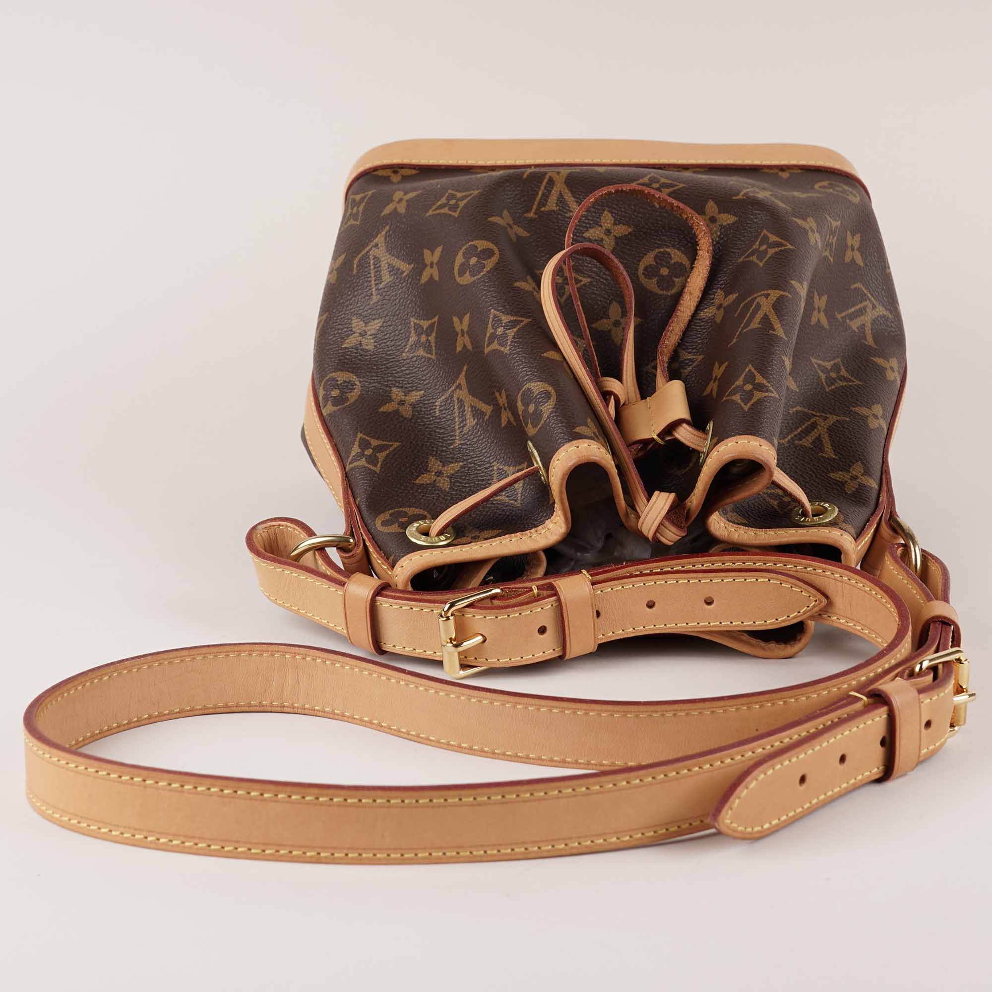 Noé BB Bucket Bag - Image 6