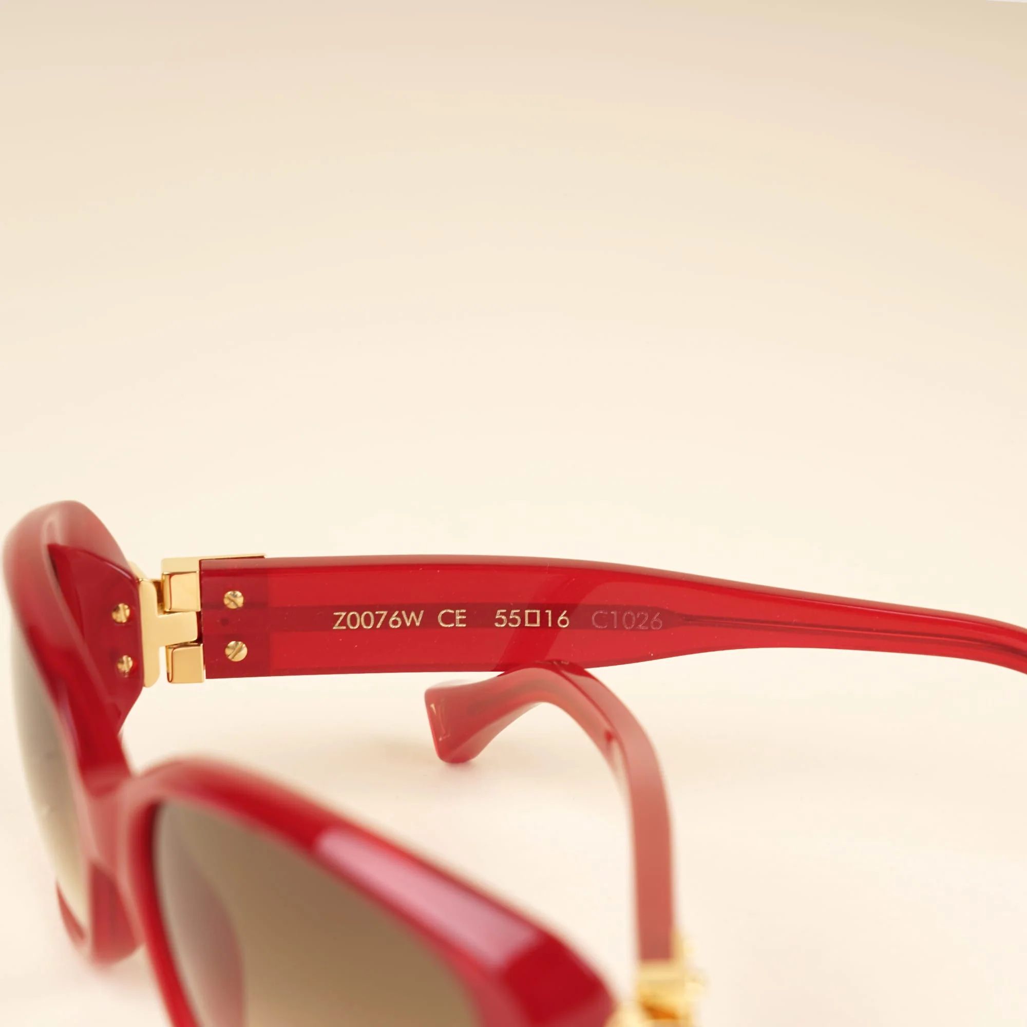 Soupcon Sunglasses Red - Image 4