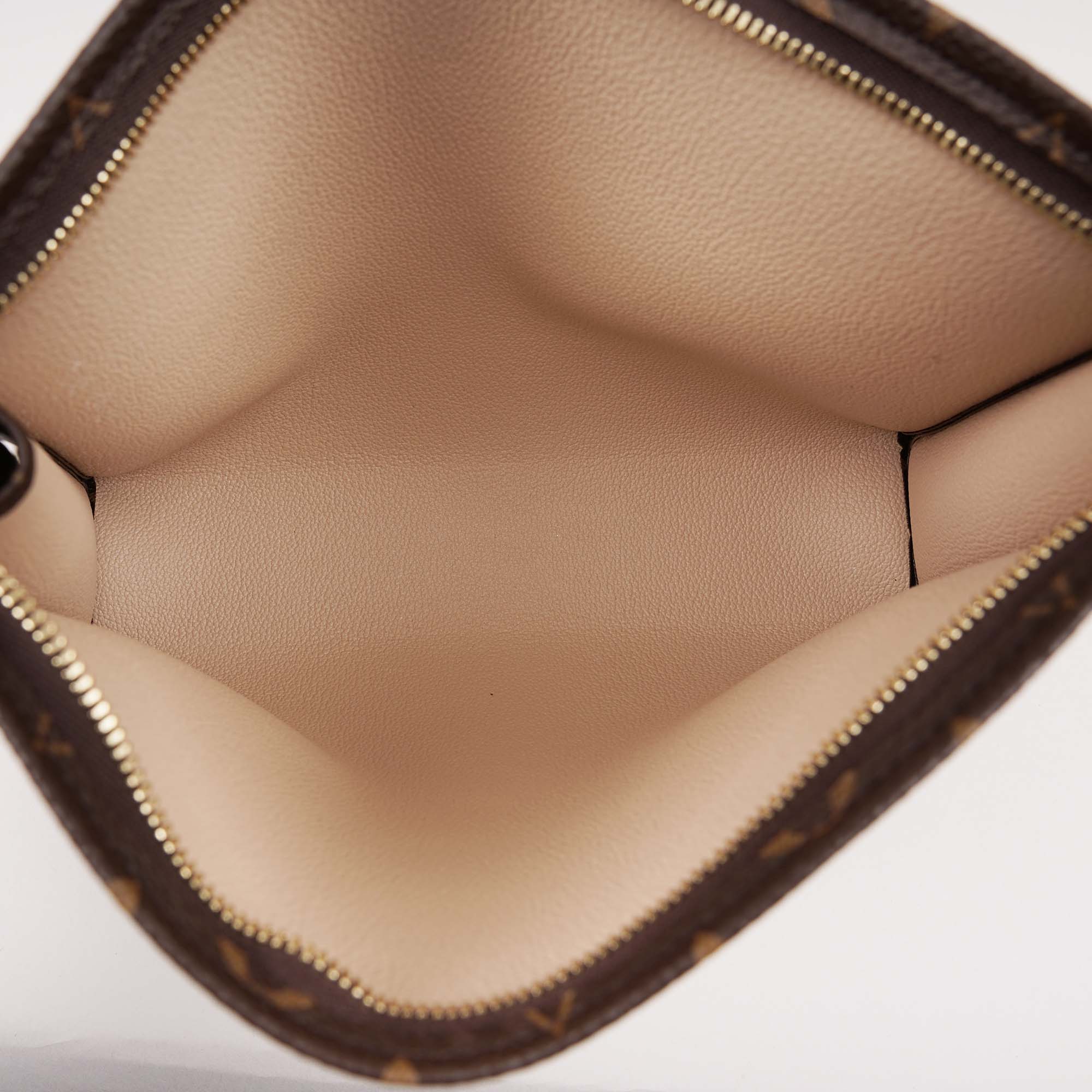 Toiletry Pouch 26 - Image 7