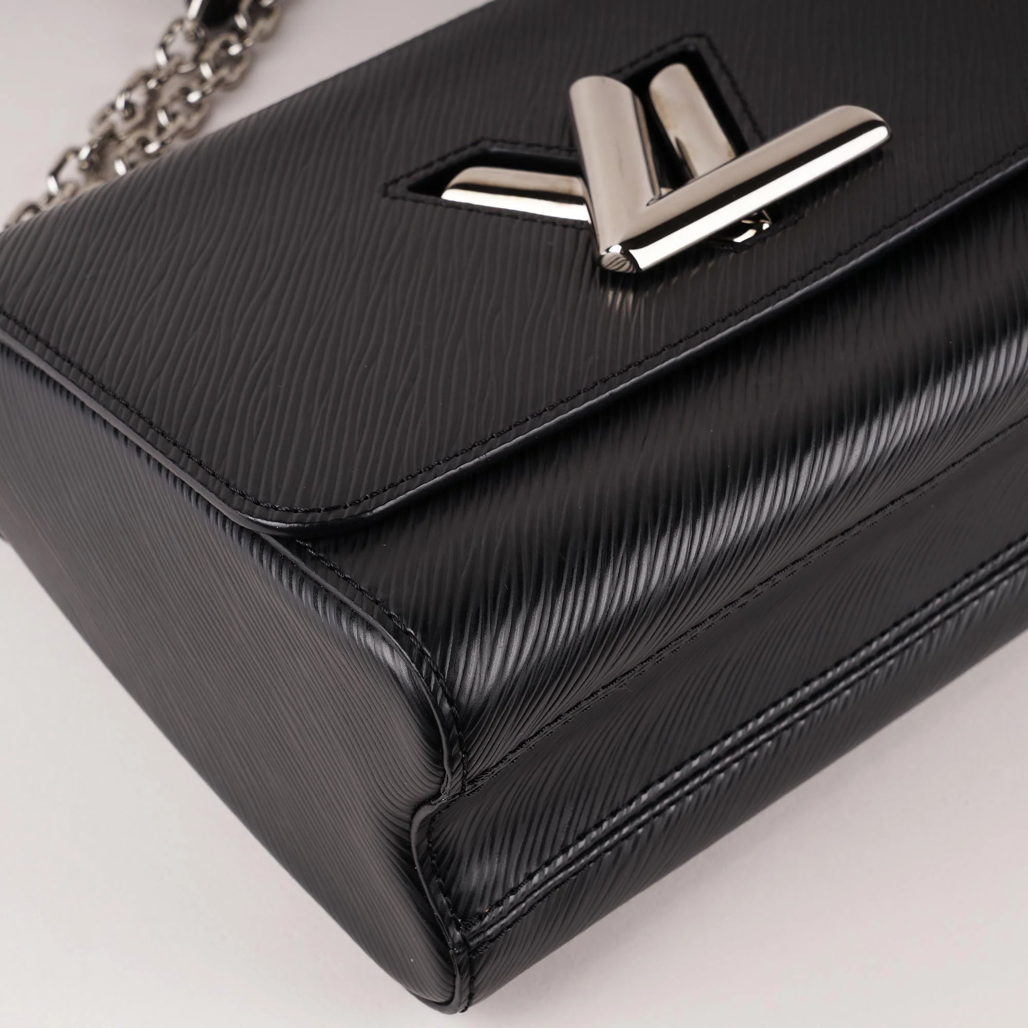 Twist MM Shoulder Bag - Image 13
