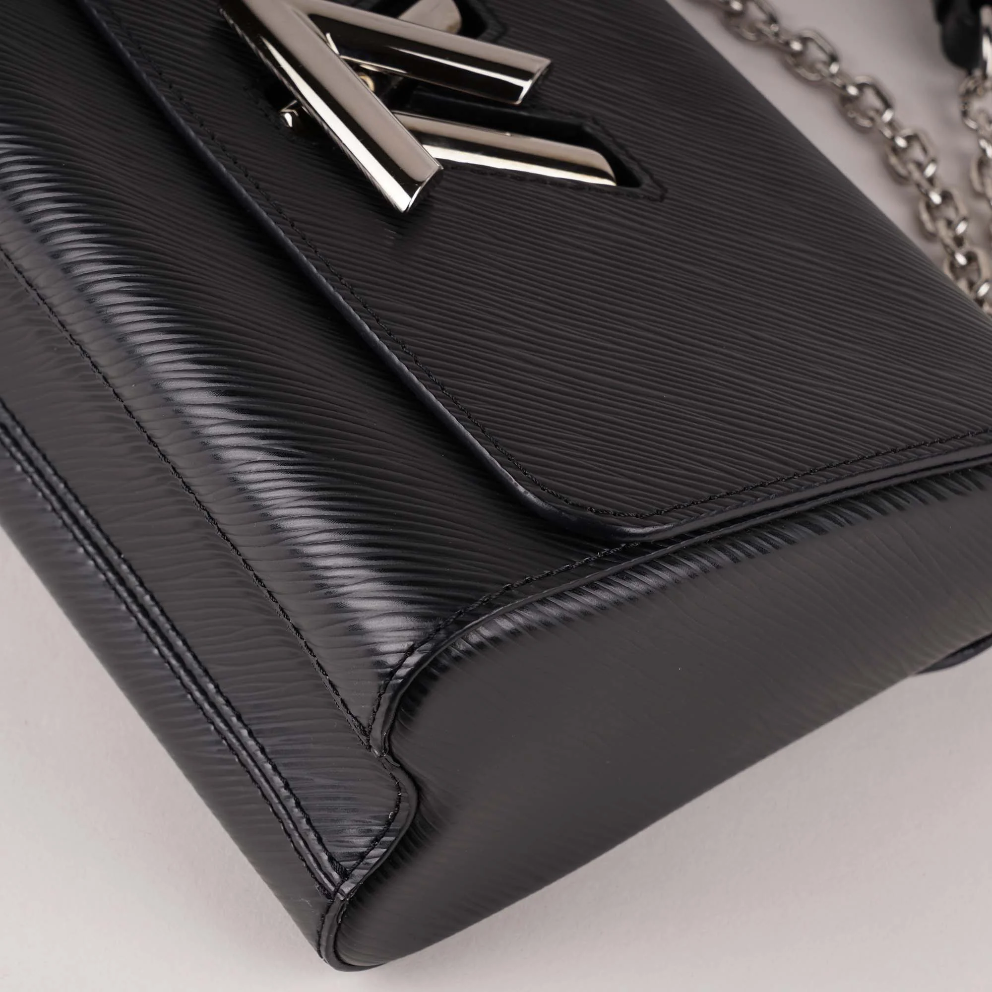 Twist MM Shoulder Bag - Image 14