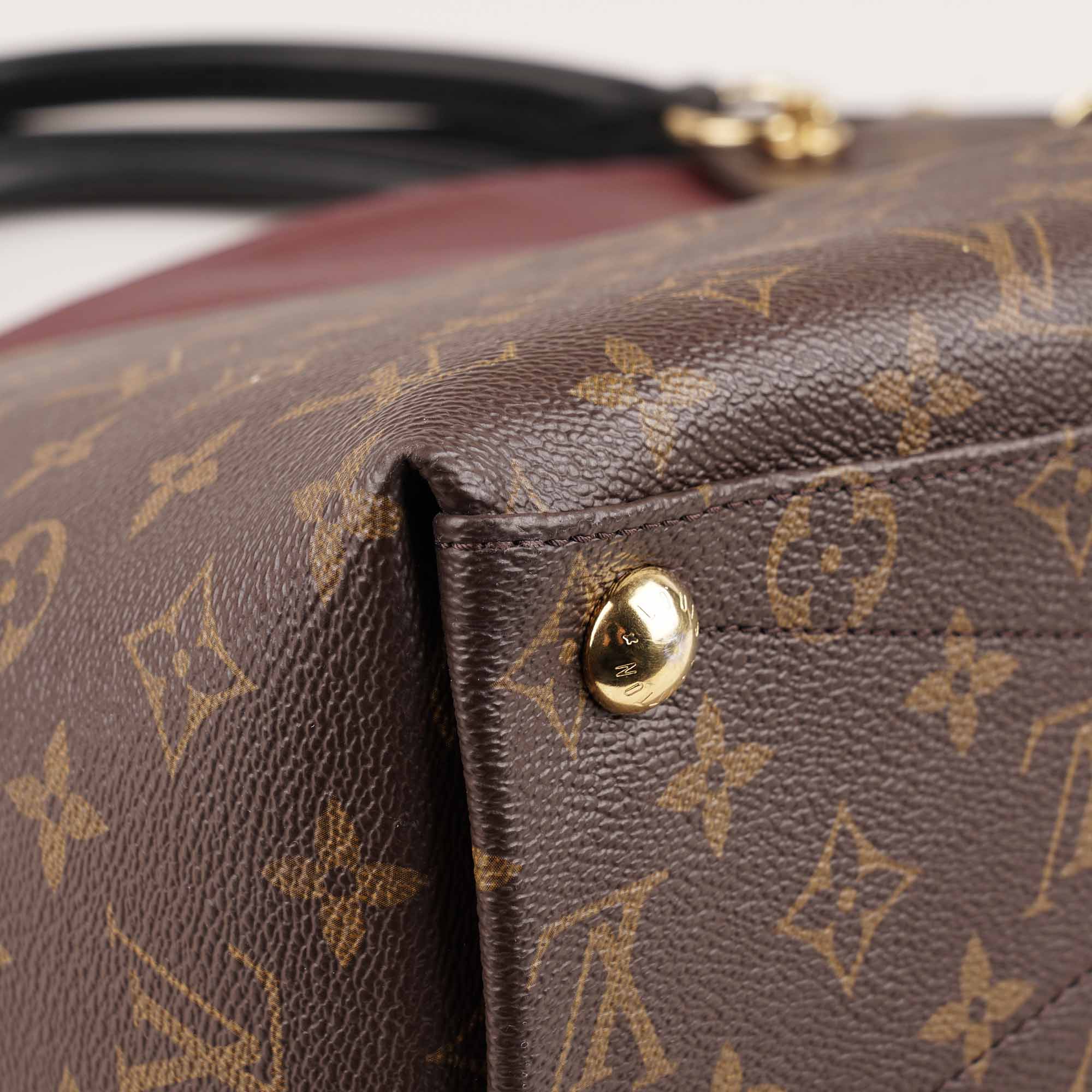 V Tote MM - Image 13
