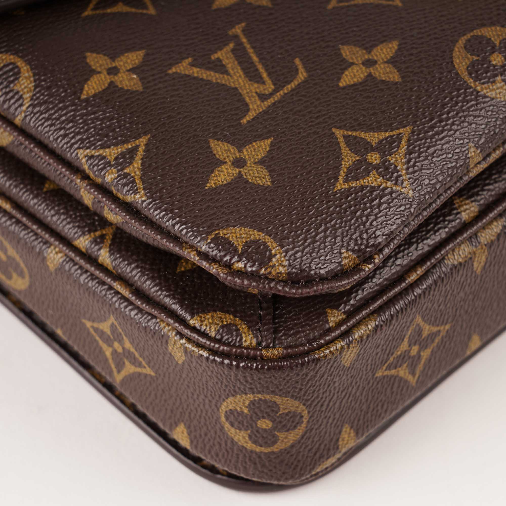 Pochette Metis Bag - Image 11