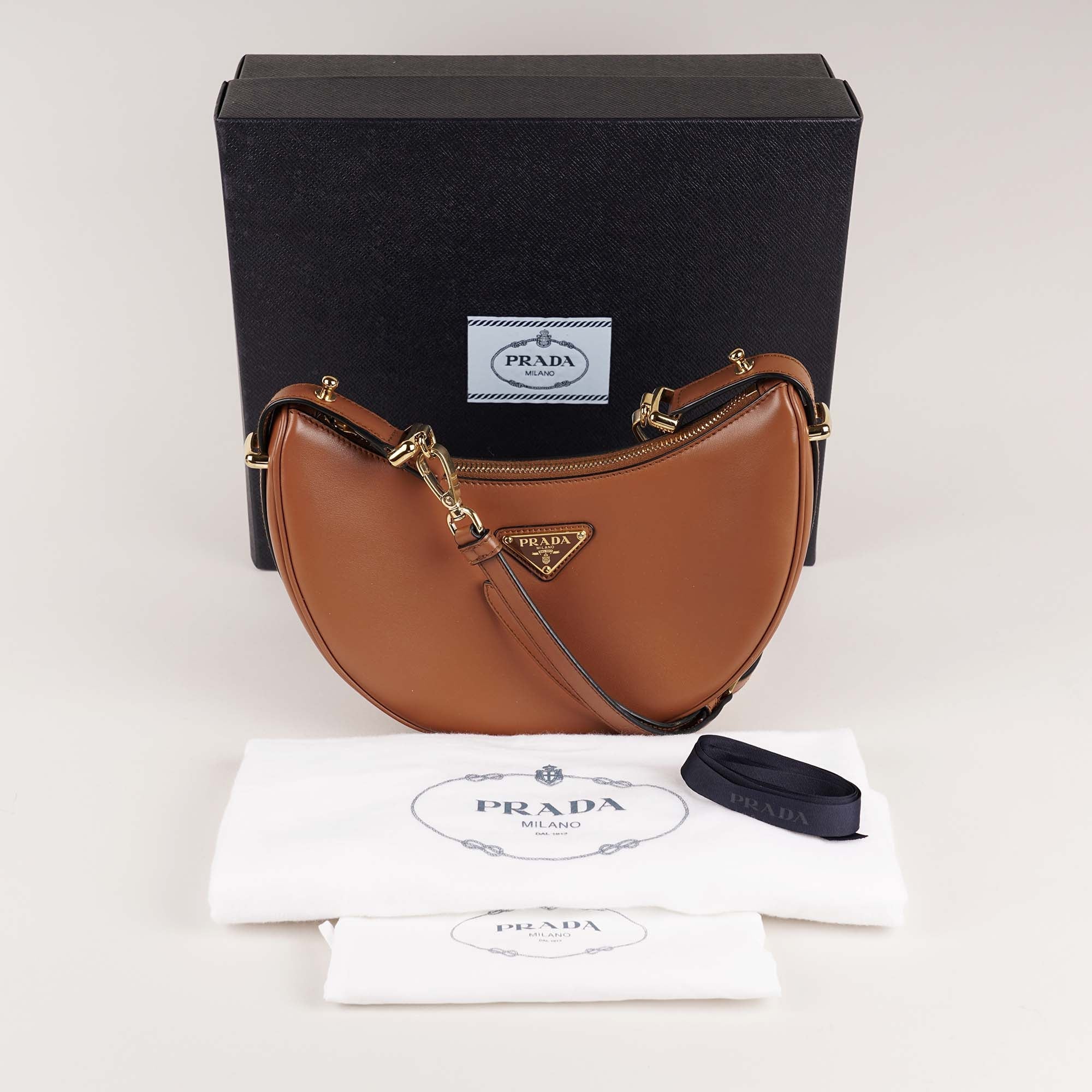 Arqué Shoulder Bag - Image 13