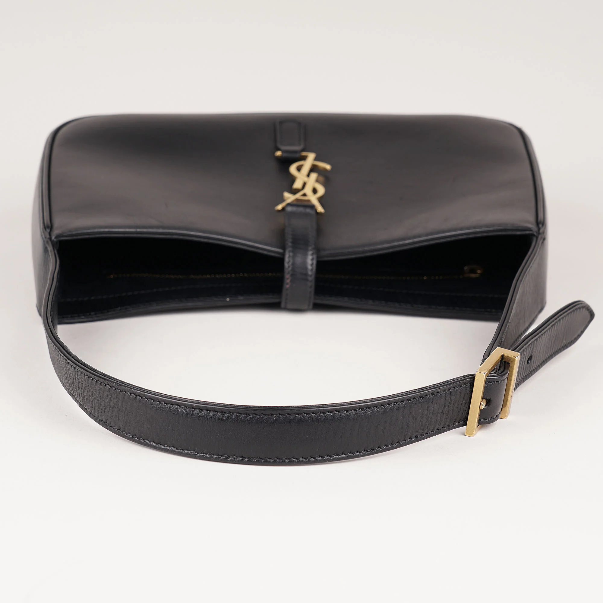 Le 5 à 7 Hobo Bag - Image 6